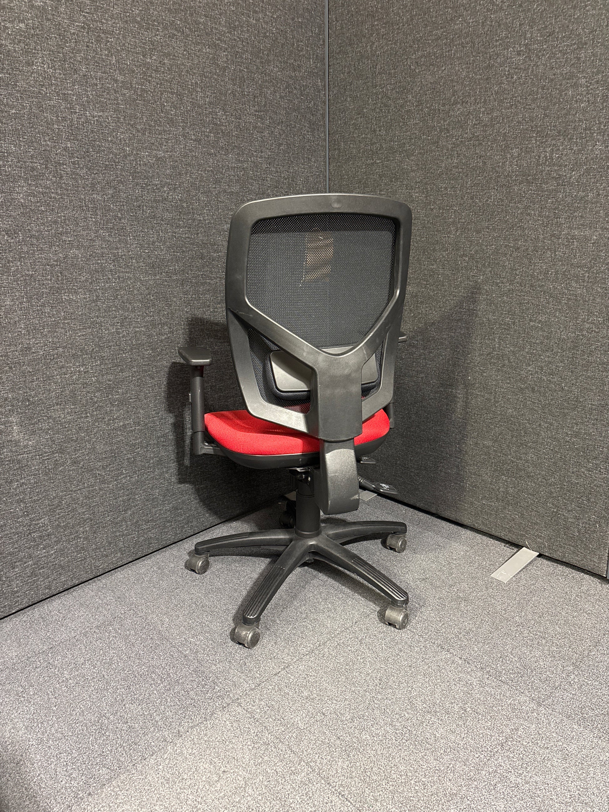 Black mesh back red fabric seat swivel chair with height adjustable arms