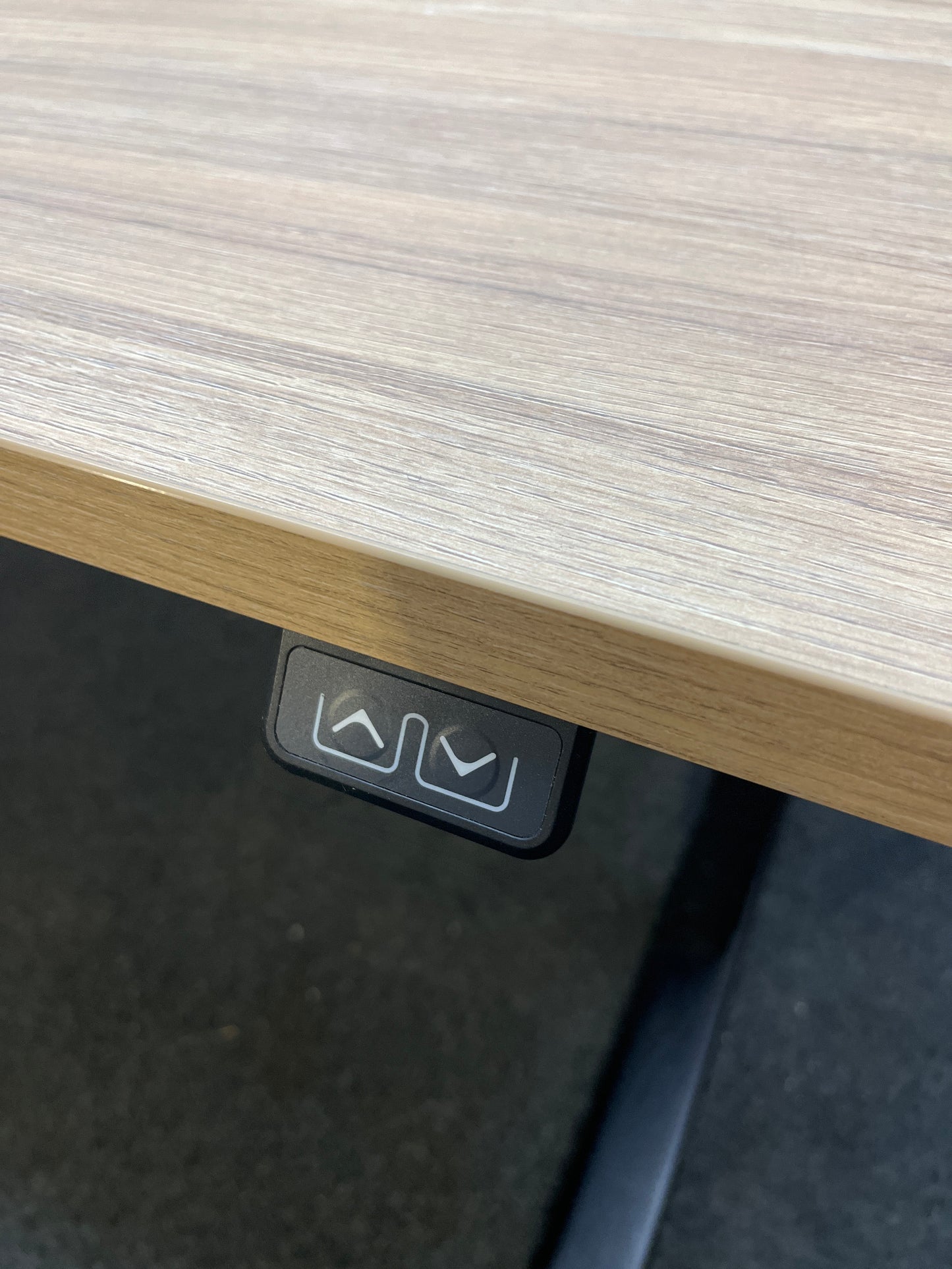 1600L height adjustable oak electric desk