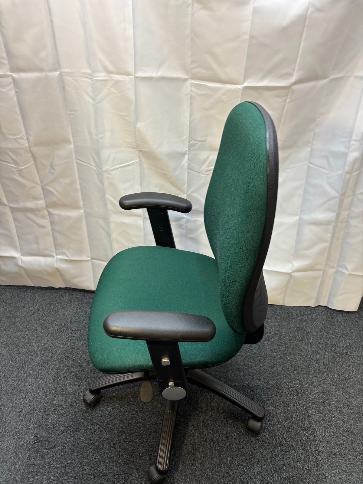 High back multifunction swivel chair, 3 lever mechanism, adjustable arms, pump up lumbar support, in forrest green fabric   J3926