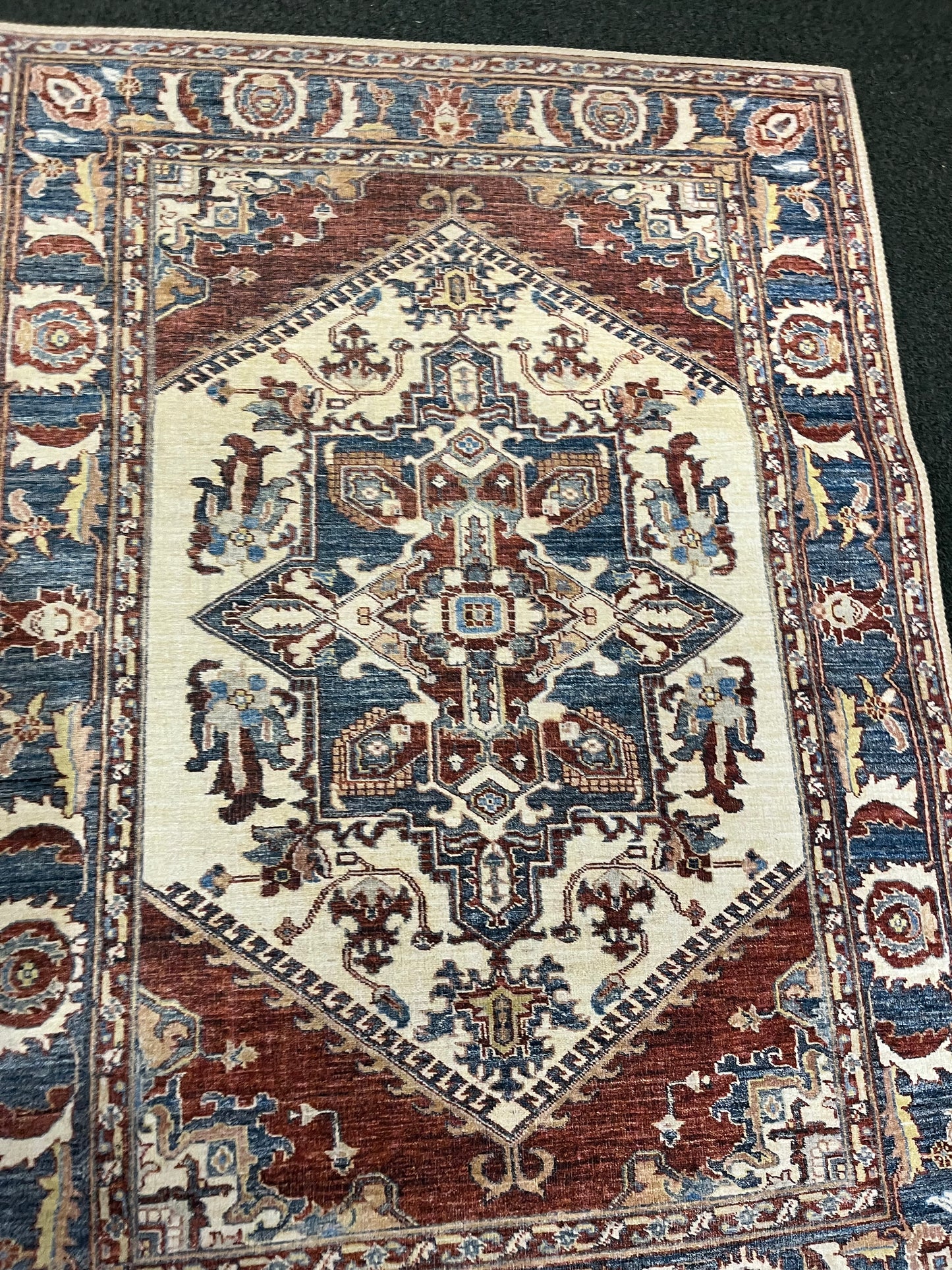 Small wool mix fabric rug (120 x 170 cm)  1126