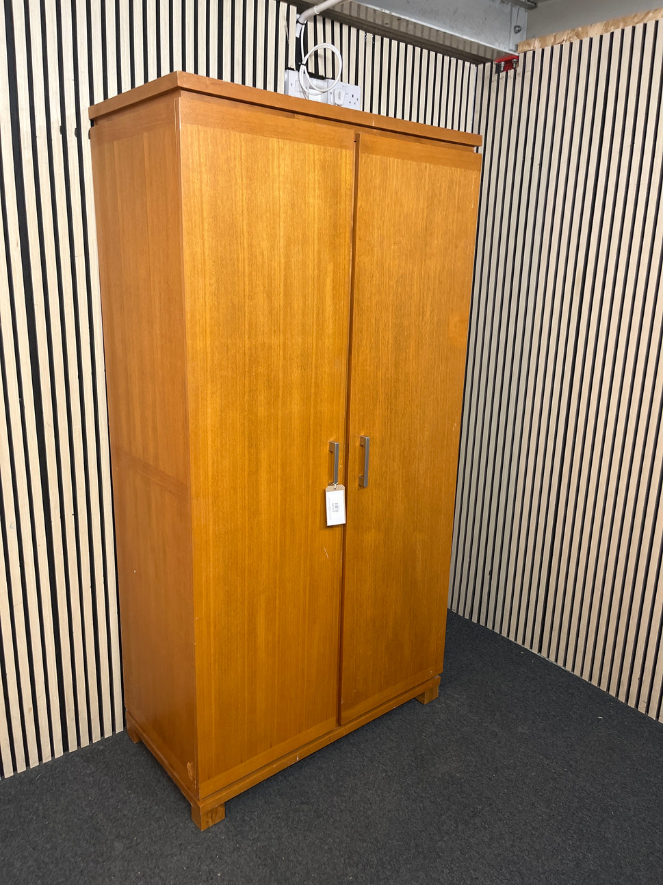 Tall walnut 2 door wardrobe (H 195 x W 103 x D 53 cm) 2226