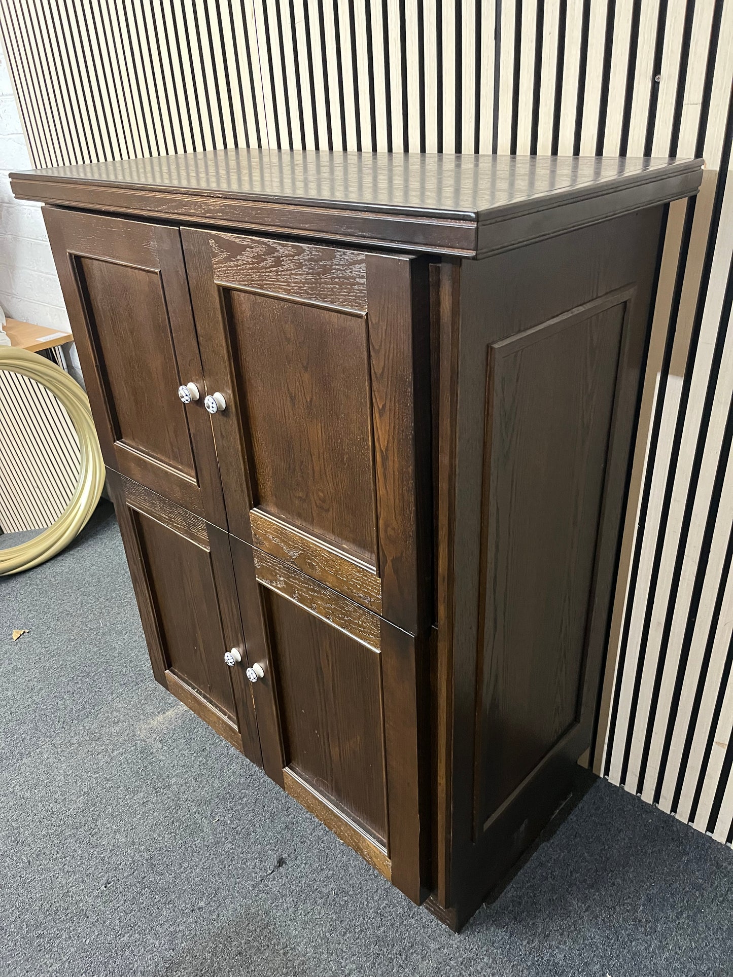4 door darkwood laminate tv unit (H 139 x W 110 x D 56 cm) 2226