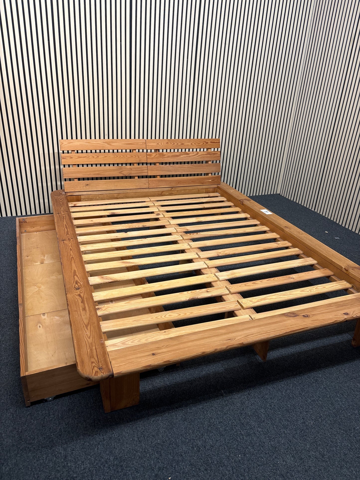 4ft 6 pine framed futon style bed frame with under bed drawers 3325