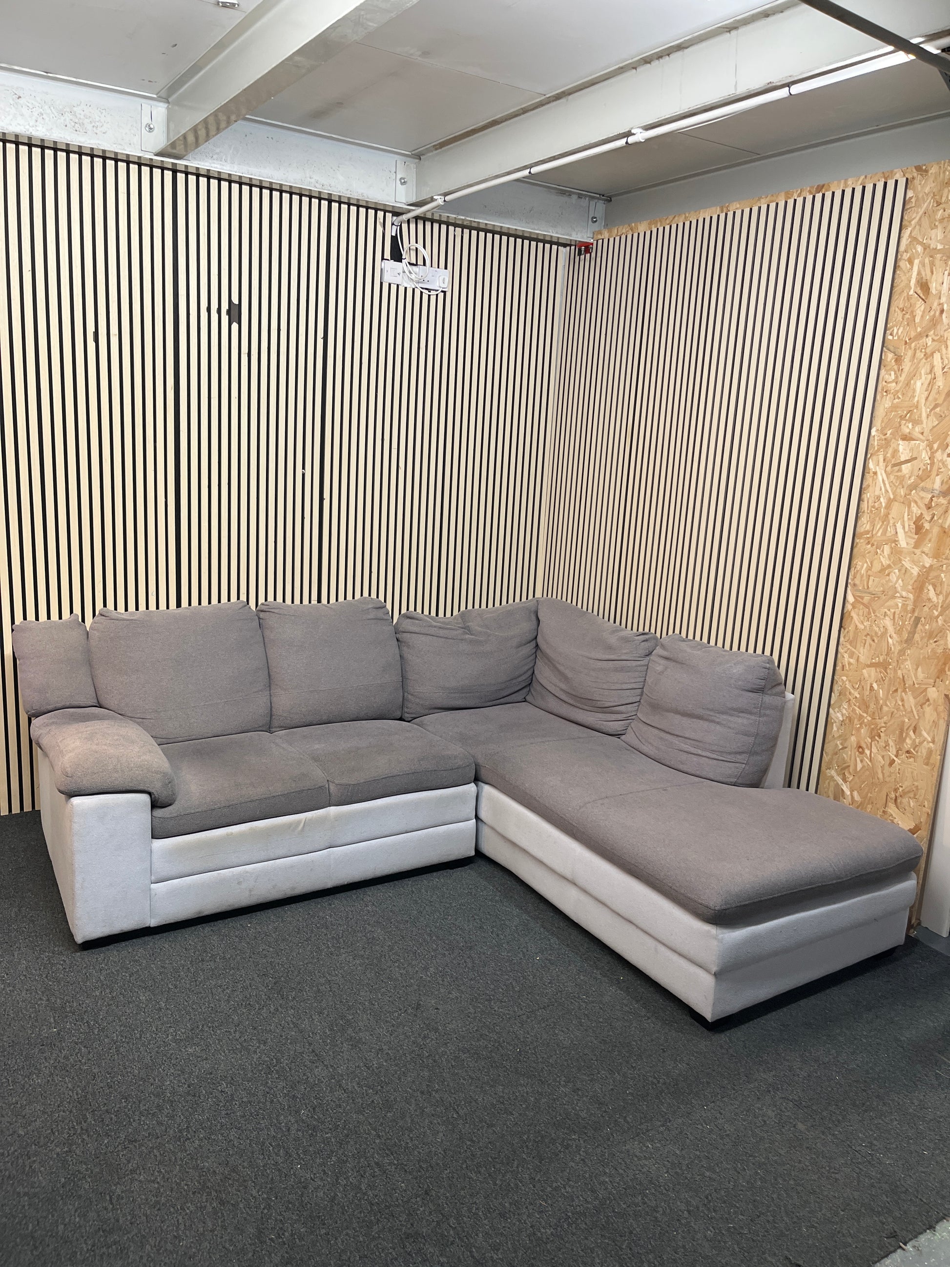 Grey fabric corner suite (220 cm wide one side,  230 cm the other)  3126