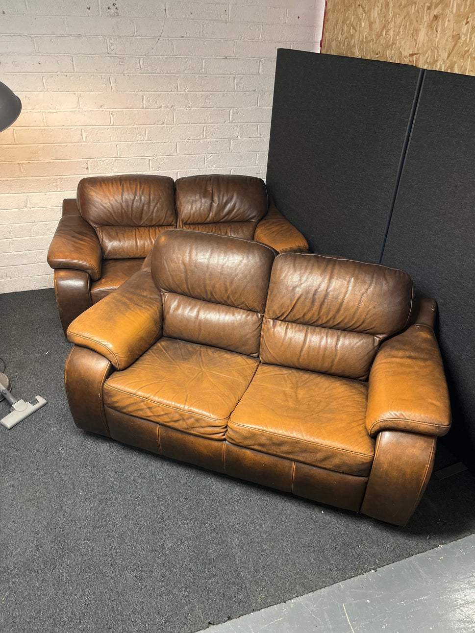 2+2 Large tan leather sofa suite 3225