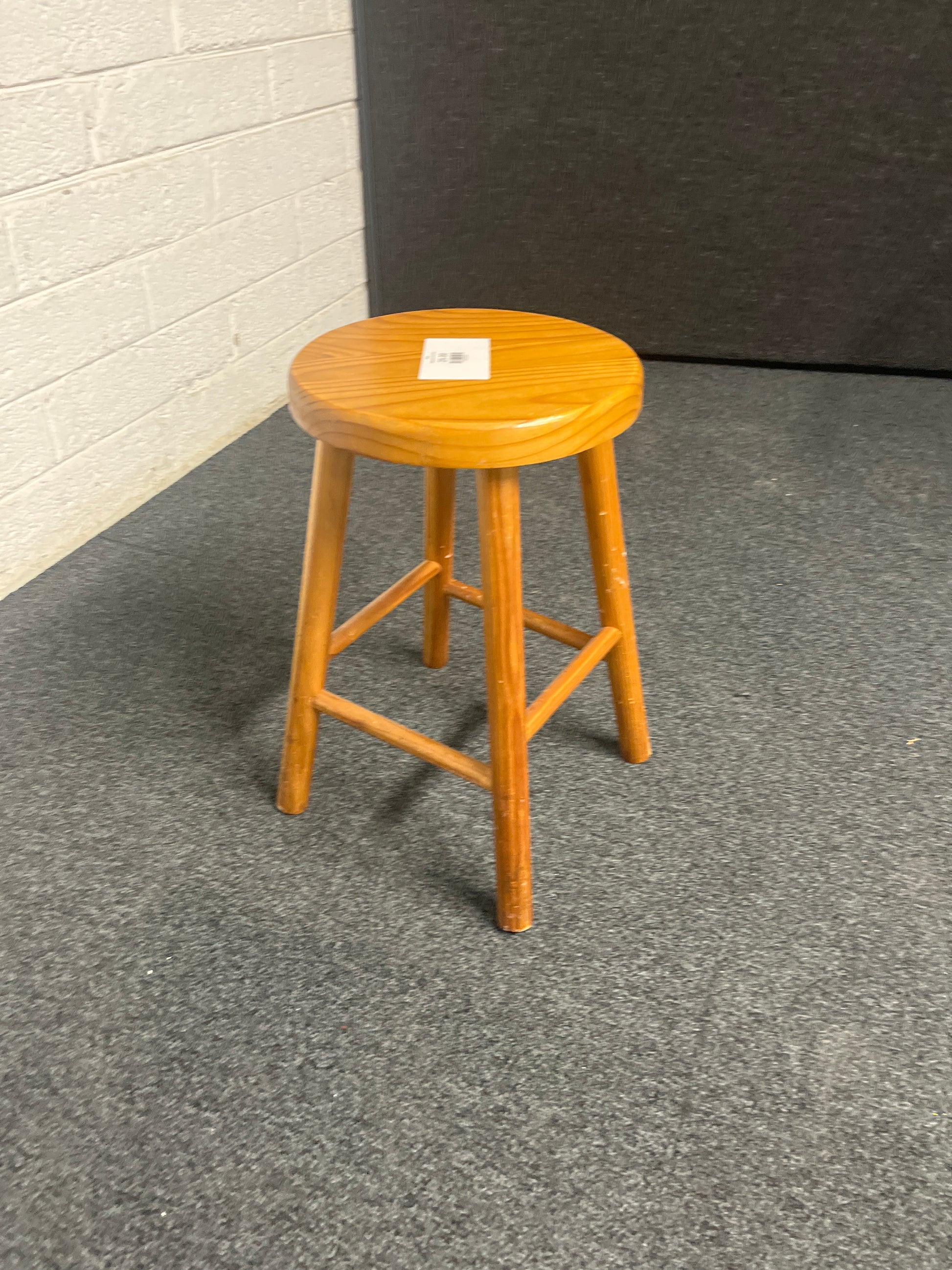 Small pine stool 3125