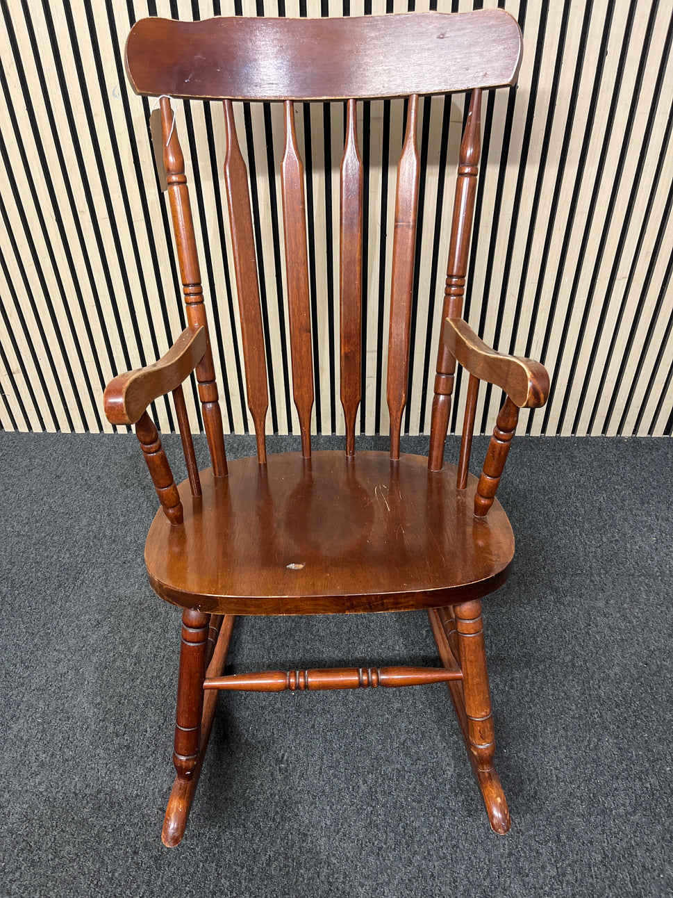 Stained solid wood rocking chair   44318