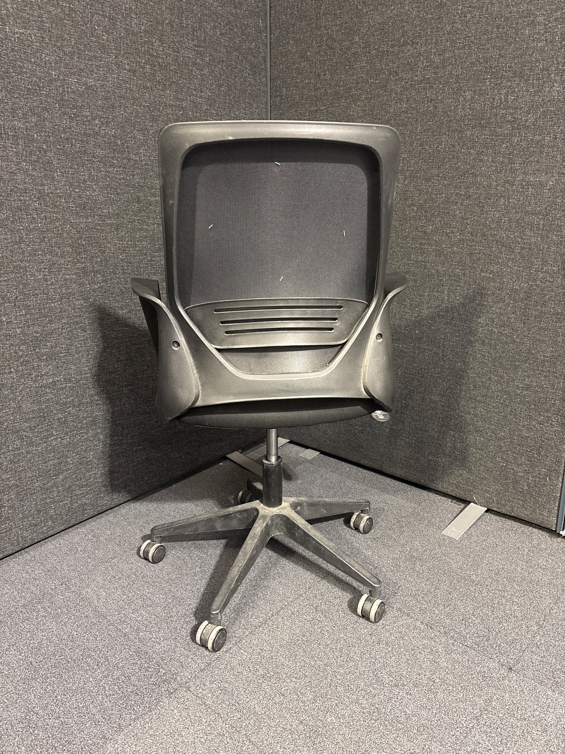 Black mesh back fabric seat second hand swivel chair