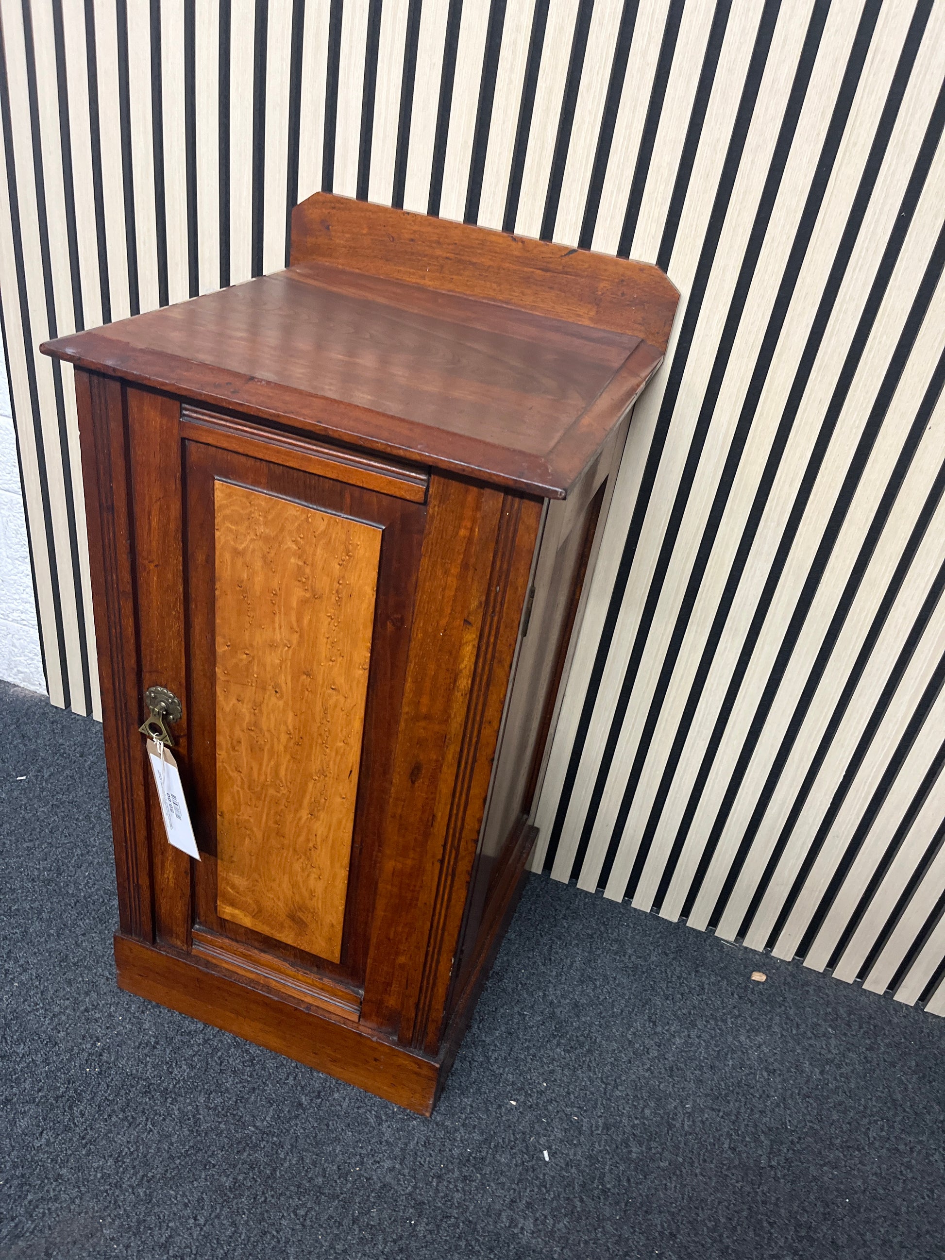 Antique dark wood one door bedside locker with gold effect triangle handle (H 76 x W 43 x D 48 cm) 2325