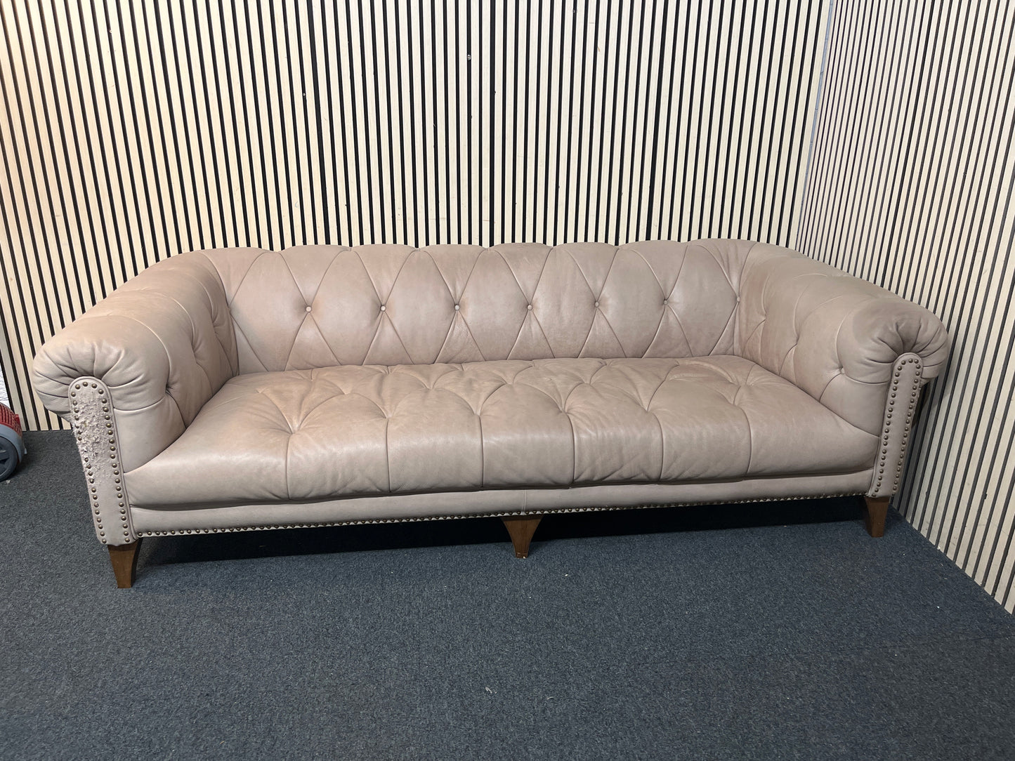 3 seater dark cream leather chesterfield sofa - button back, scratches to the side of the sofa, damaged springs 43739