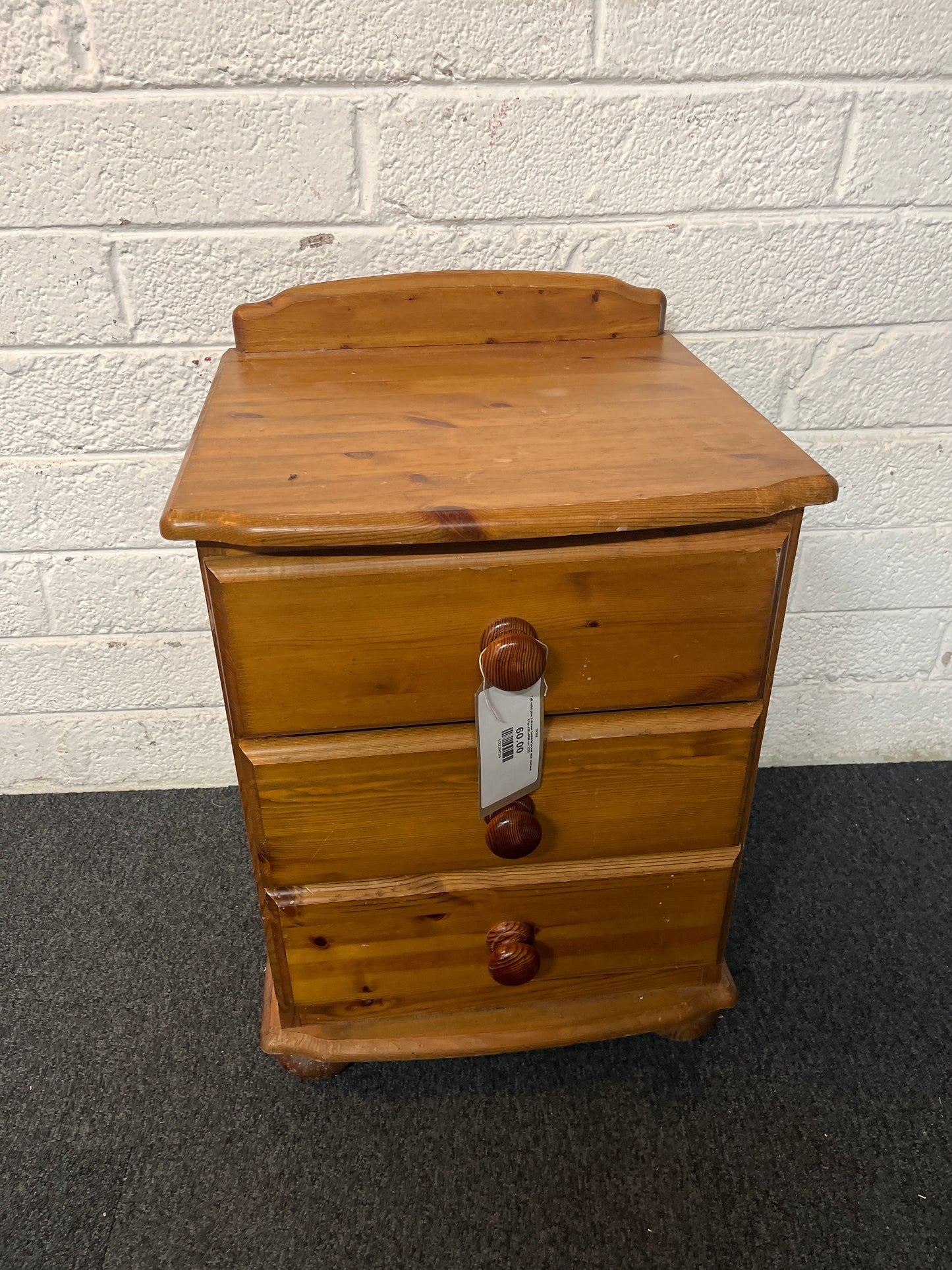 Tall solid pine 3 drawer bedside locker with upstand 61Hx42Dx46W cm 2225