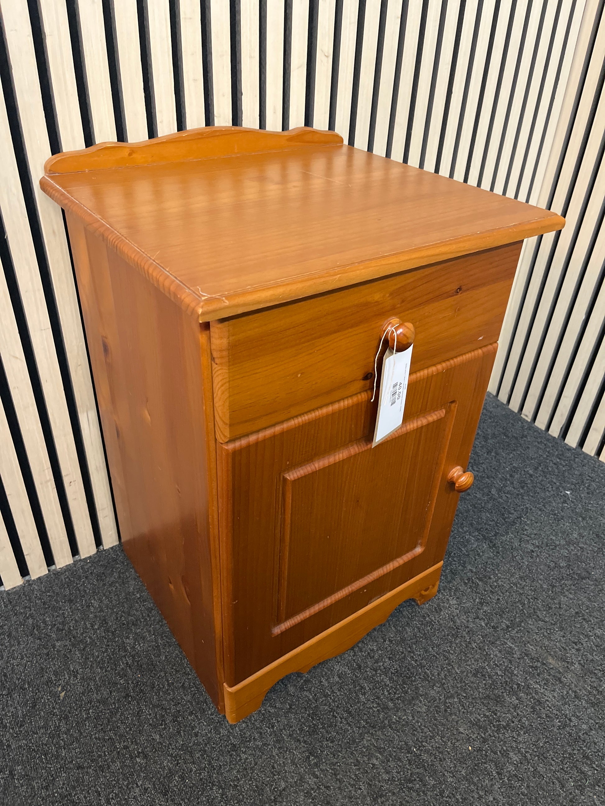 Solid pine 1 door 1 drawer bedside locker  43398
