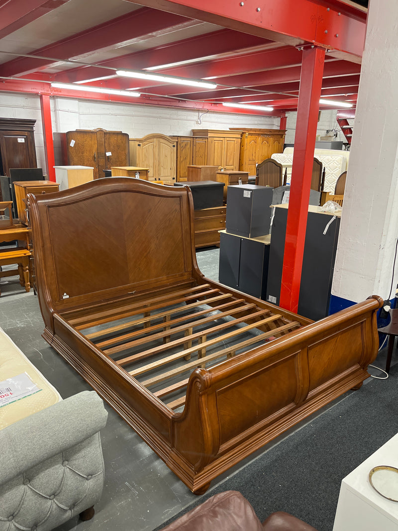 5ft King size solid mahogany high back framed bed  44639
