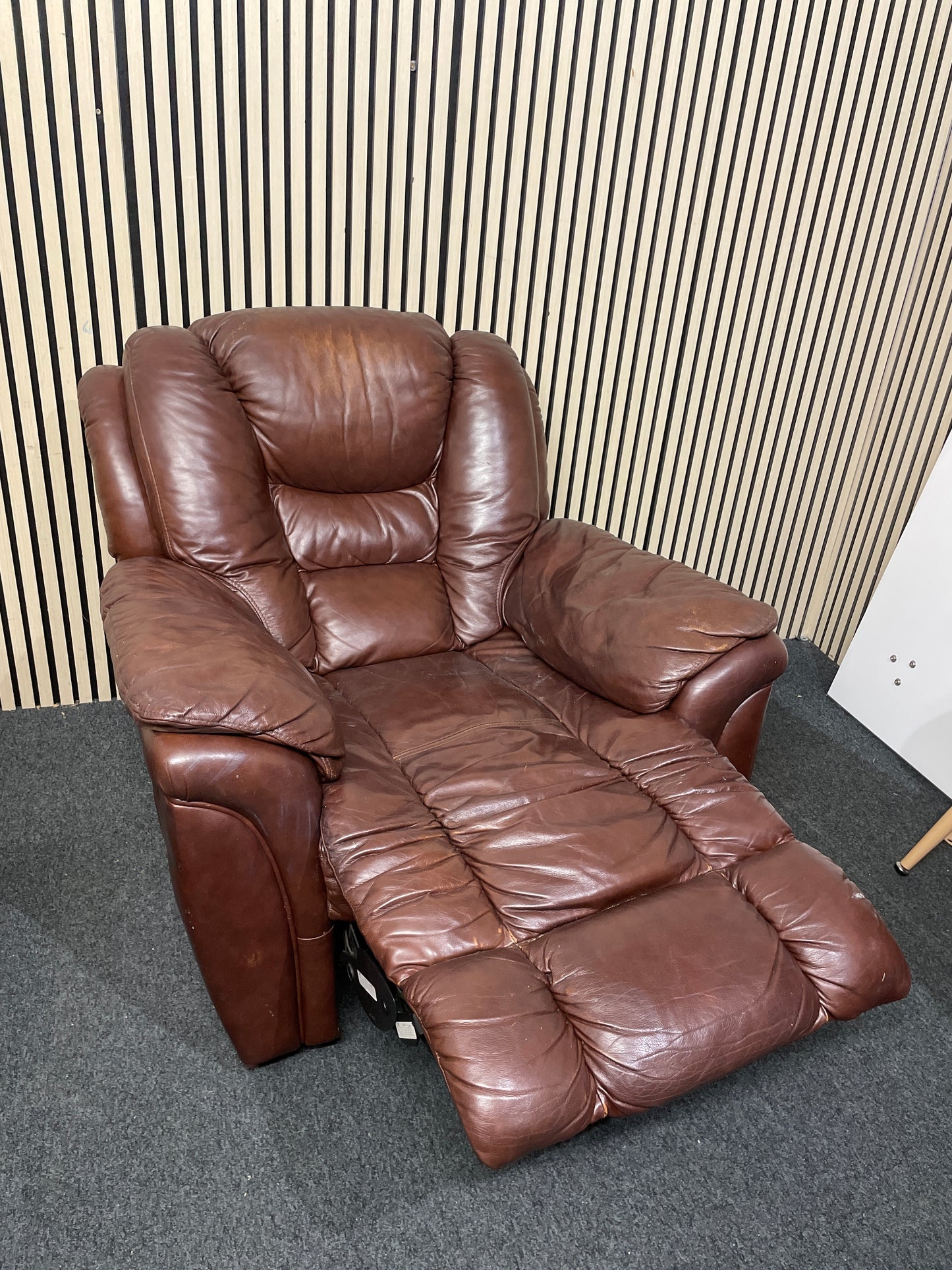 Brown leather single recliner armchair  1226