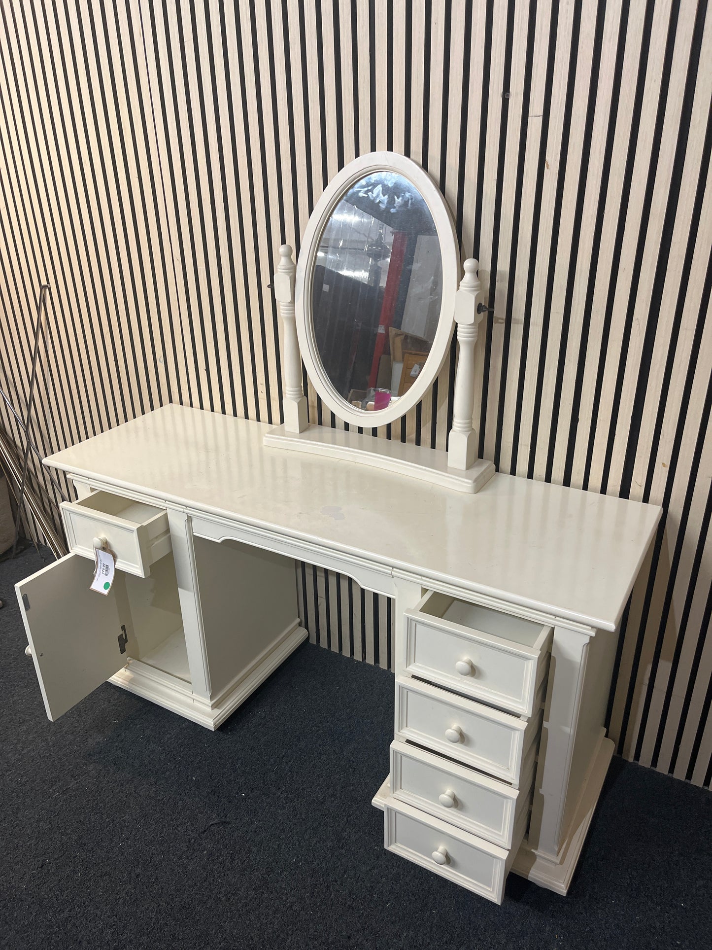 Cream 5 drawer 1 door dressing table with matching mirror (H 72 x W 137 x D 45)  44140