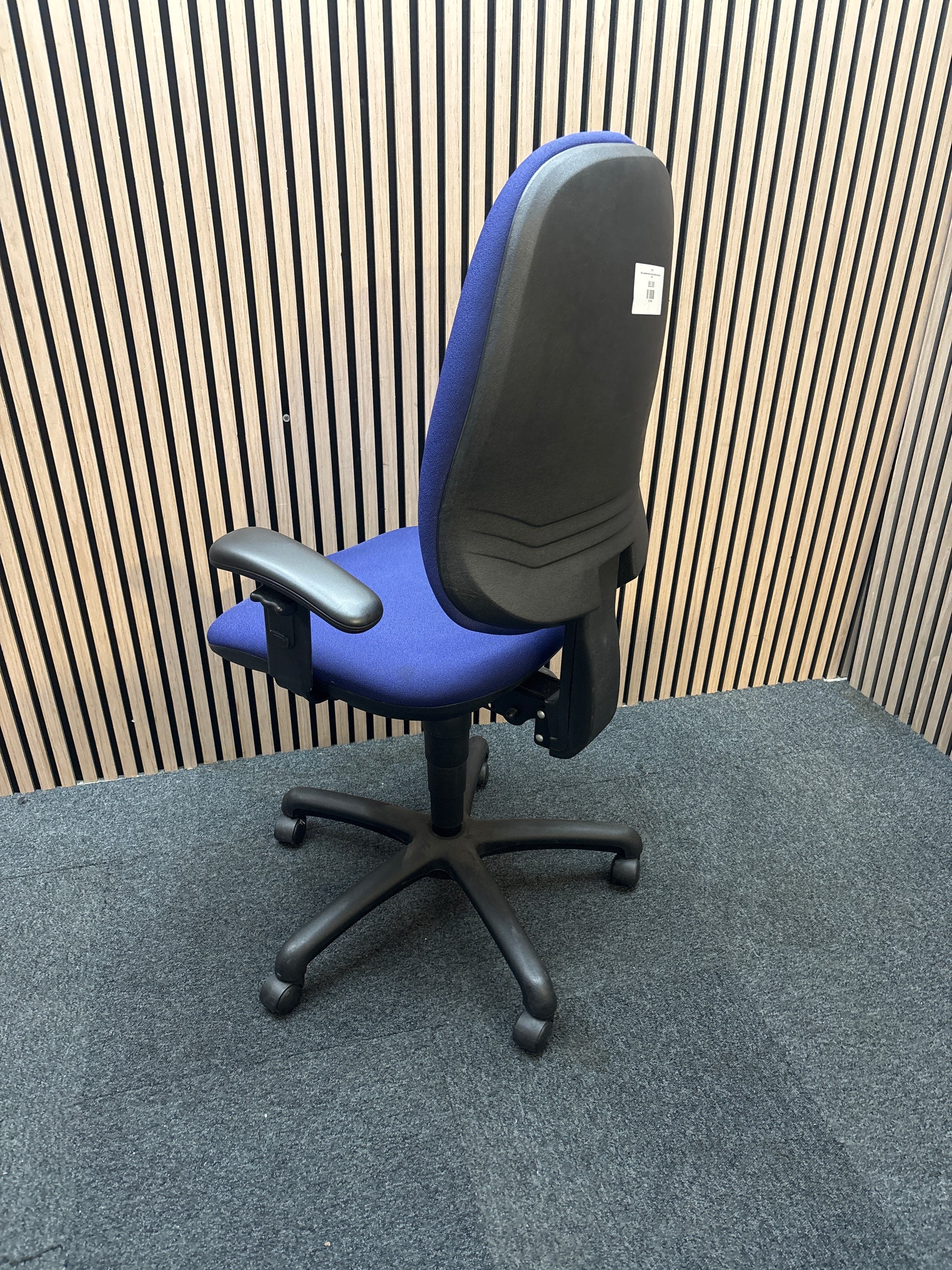 Blue upholstered task chair with armrests second hand  J3917