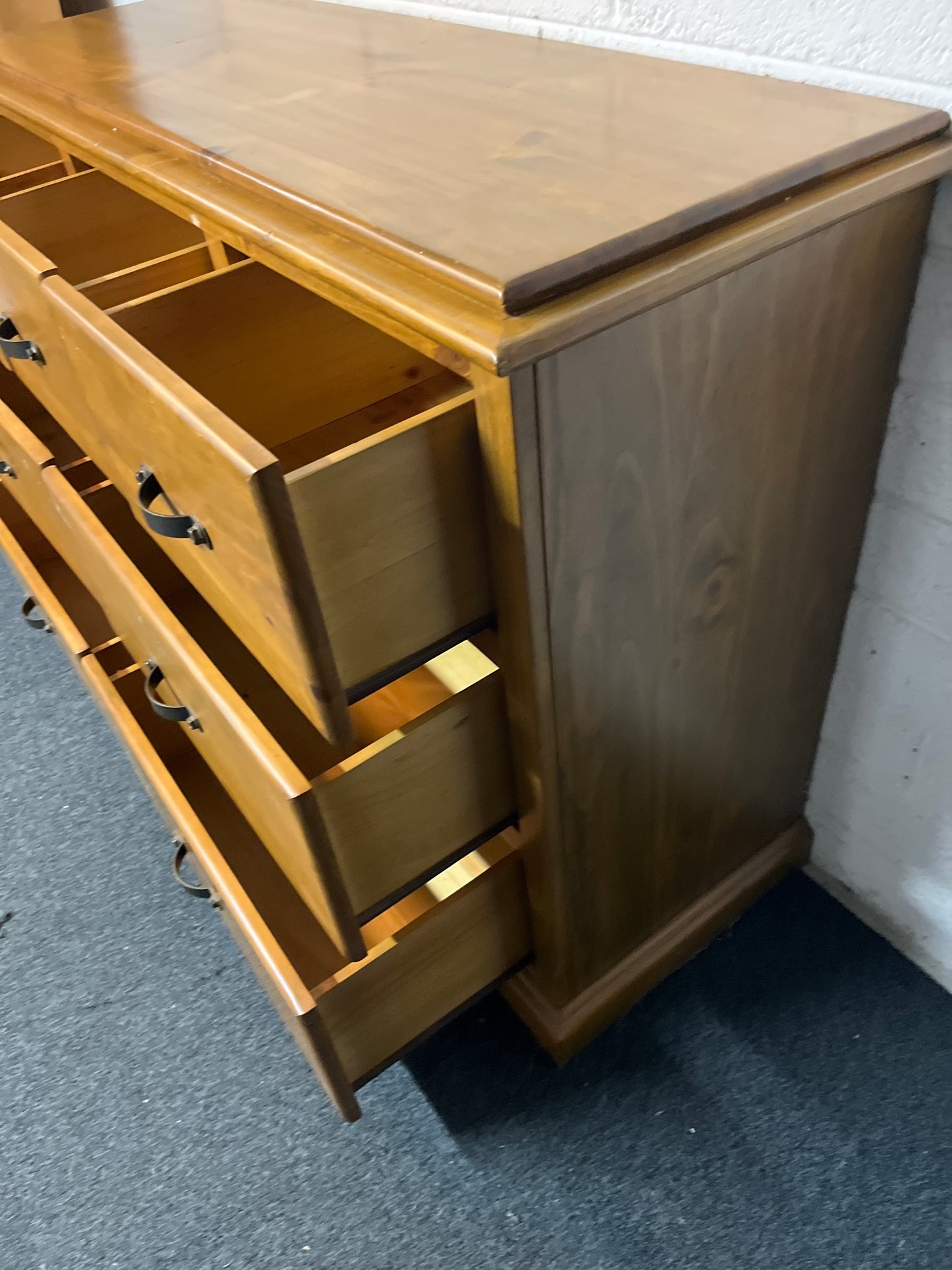 Large 7 drawer solid pine chest (H 93 xW 135 x D 41 cm) 3225