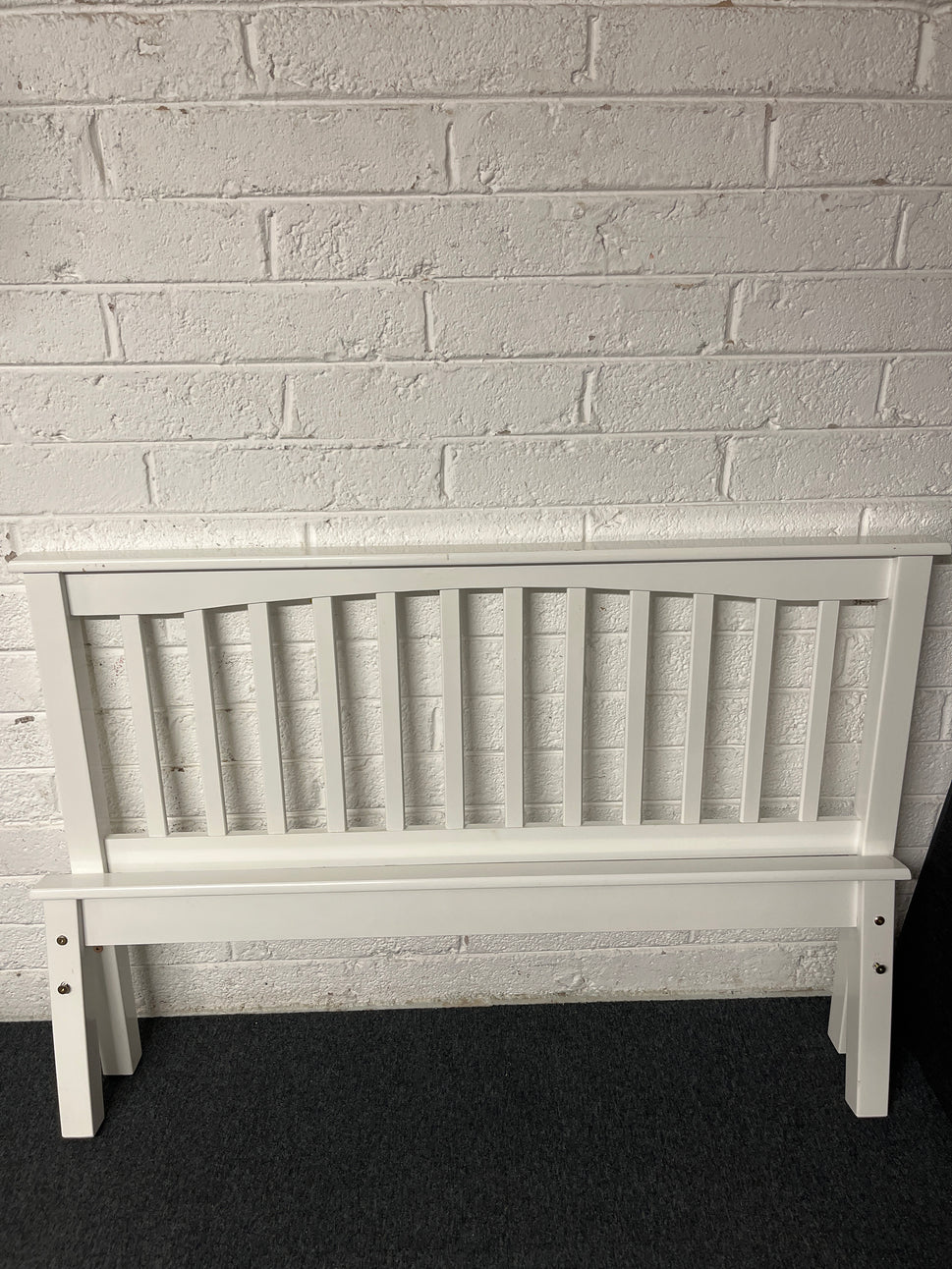 4ft 6 white laminate, metal base bed frame, high end  1225
