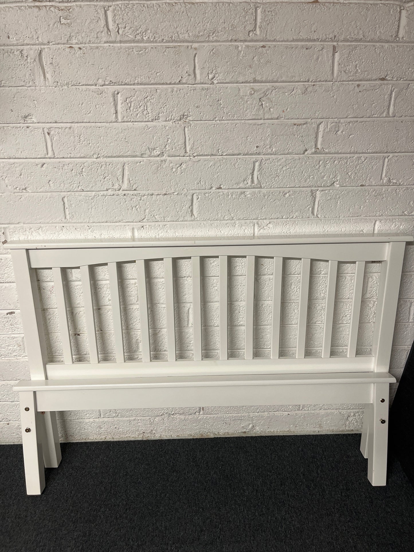4ft 6 white laminate, metal base bed frame, high end  1225