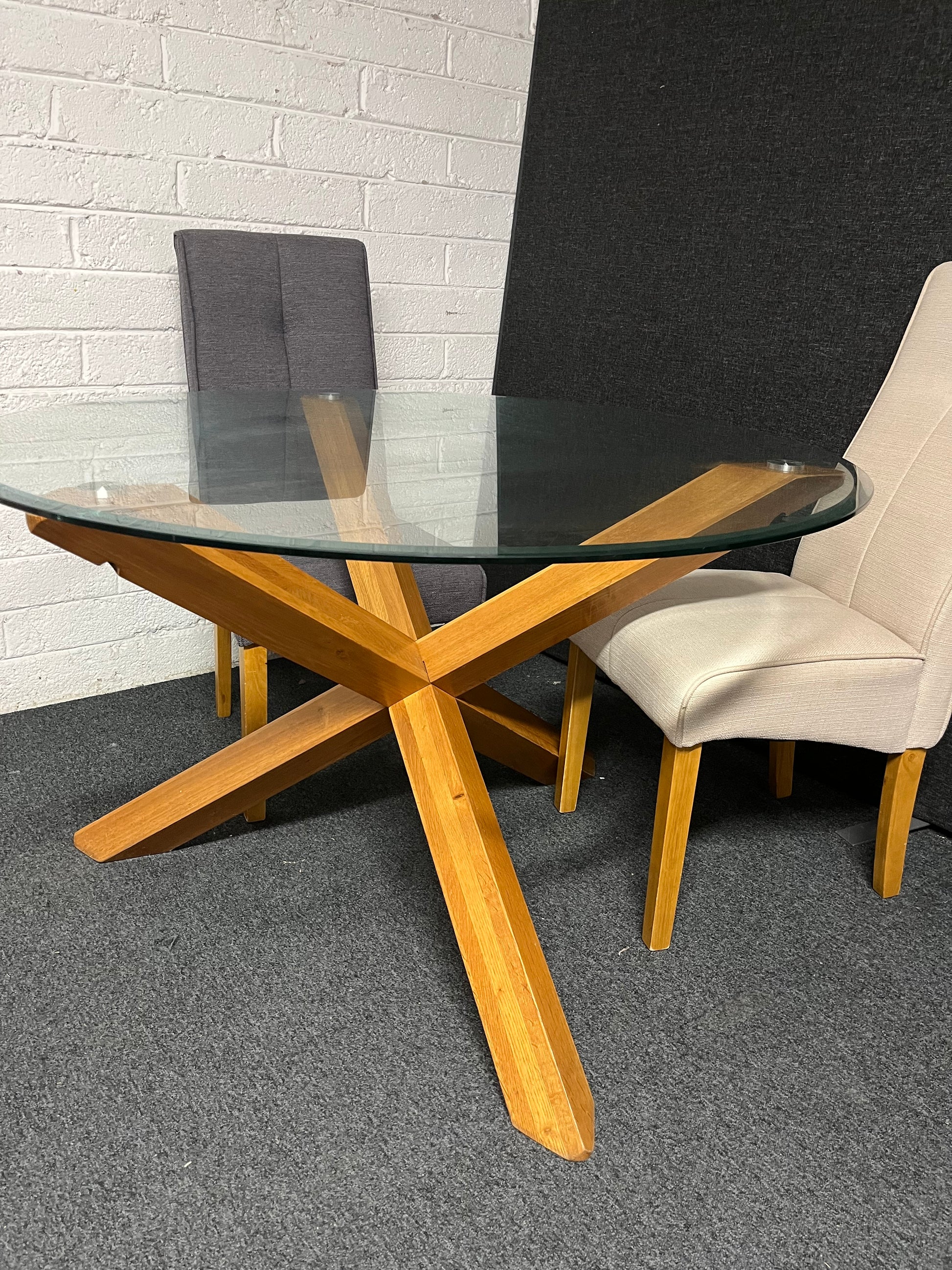 Circular large 1230mm wide toughened glass dining table, solid oak splayed leg base 2225