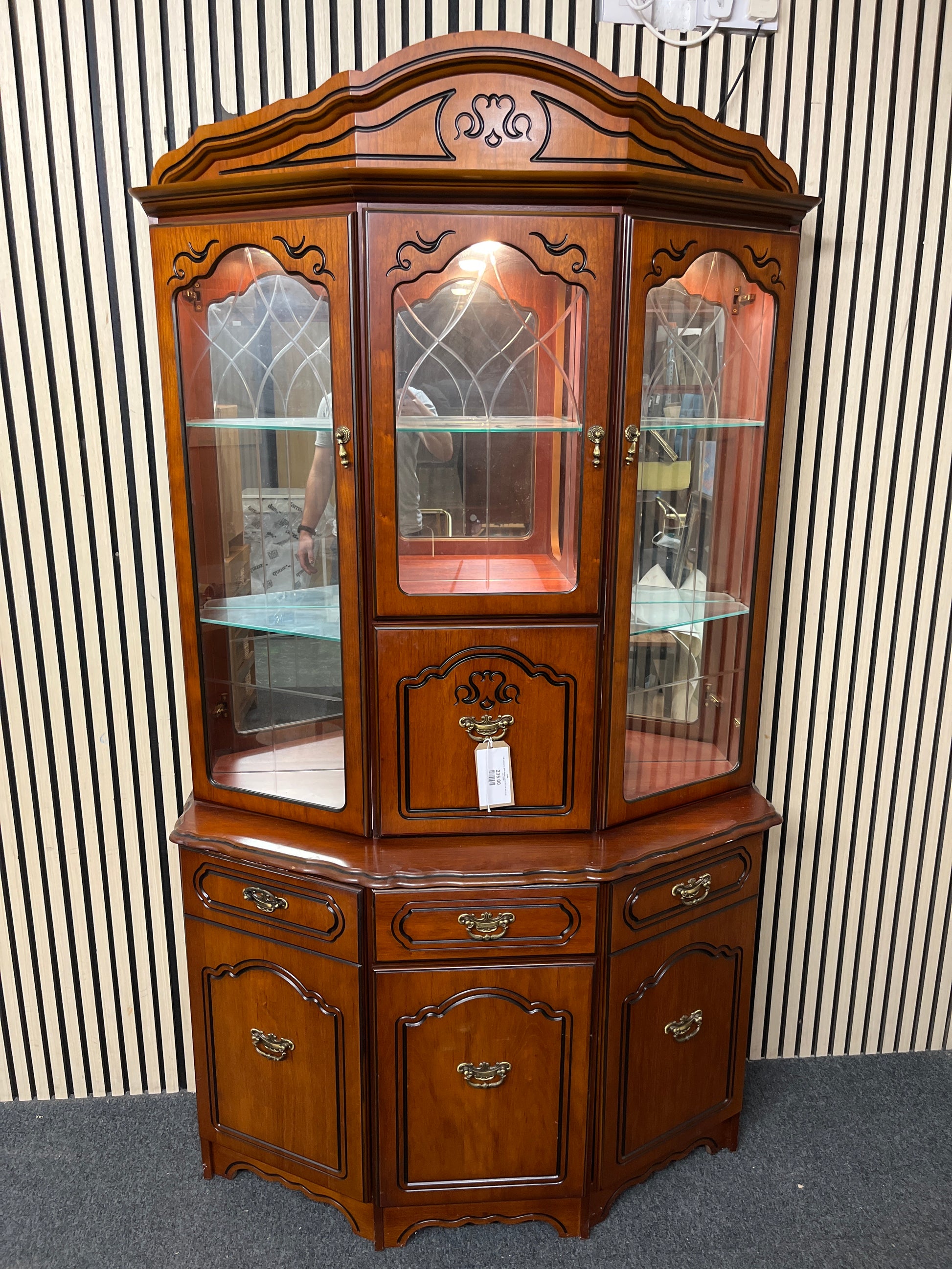 Tall mahogany glass display unit (H 184 x W 108 x D 43 cm)  43990