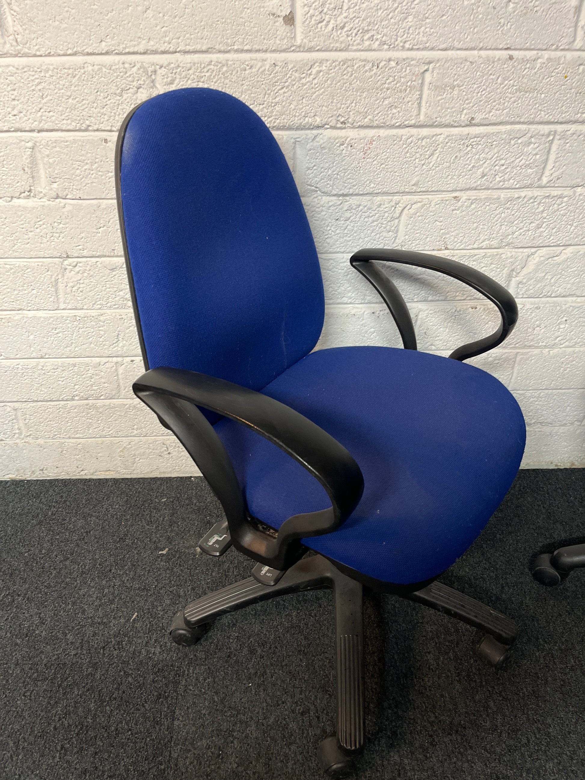 SECONDHAND blue fabric swivel one lever with loop arms