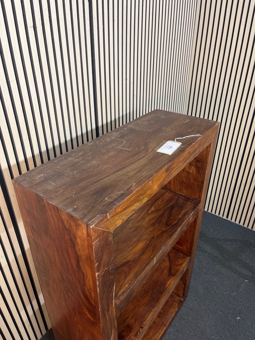 Large dark wood stained 3 shelf open bookcase (H 138 x W 89 x D 36 cm) 2226