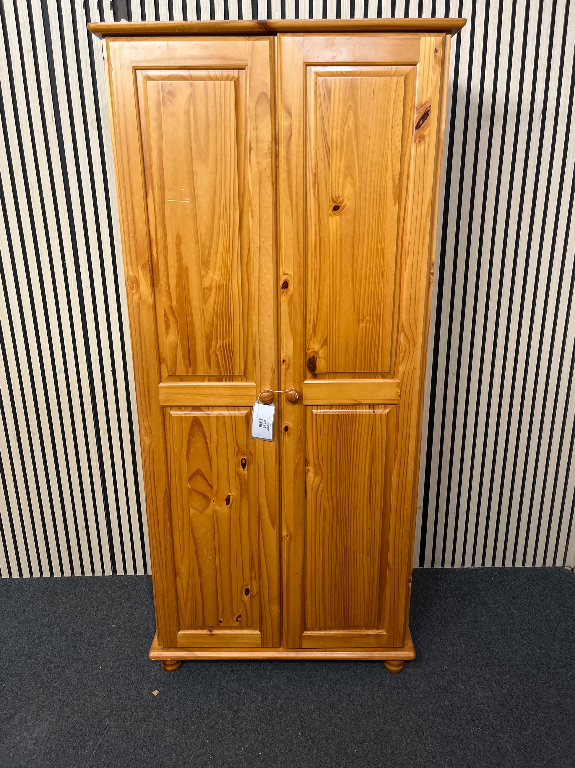 Tall two-door natural pine wardrobe
(H 178 x W 80 x D 50 cm)  44261