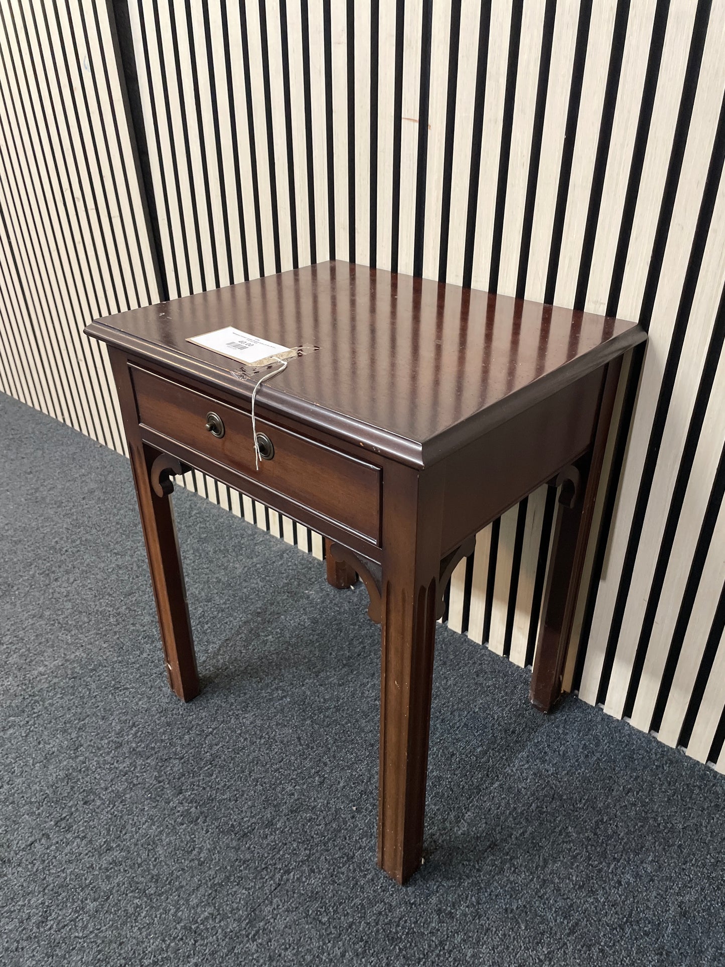 Mahogany framed 1 drawer bedside locker (H 60 x W 50 x D 42 cm) 2425