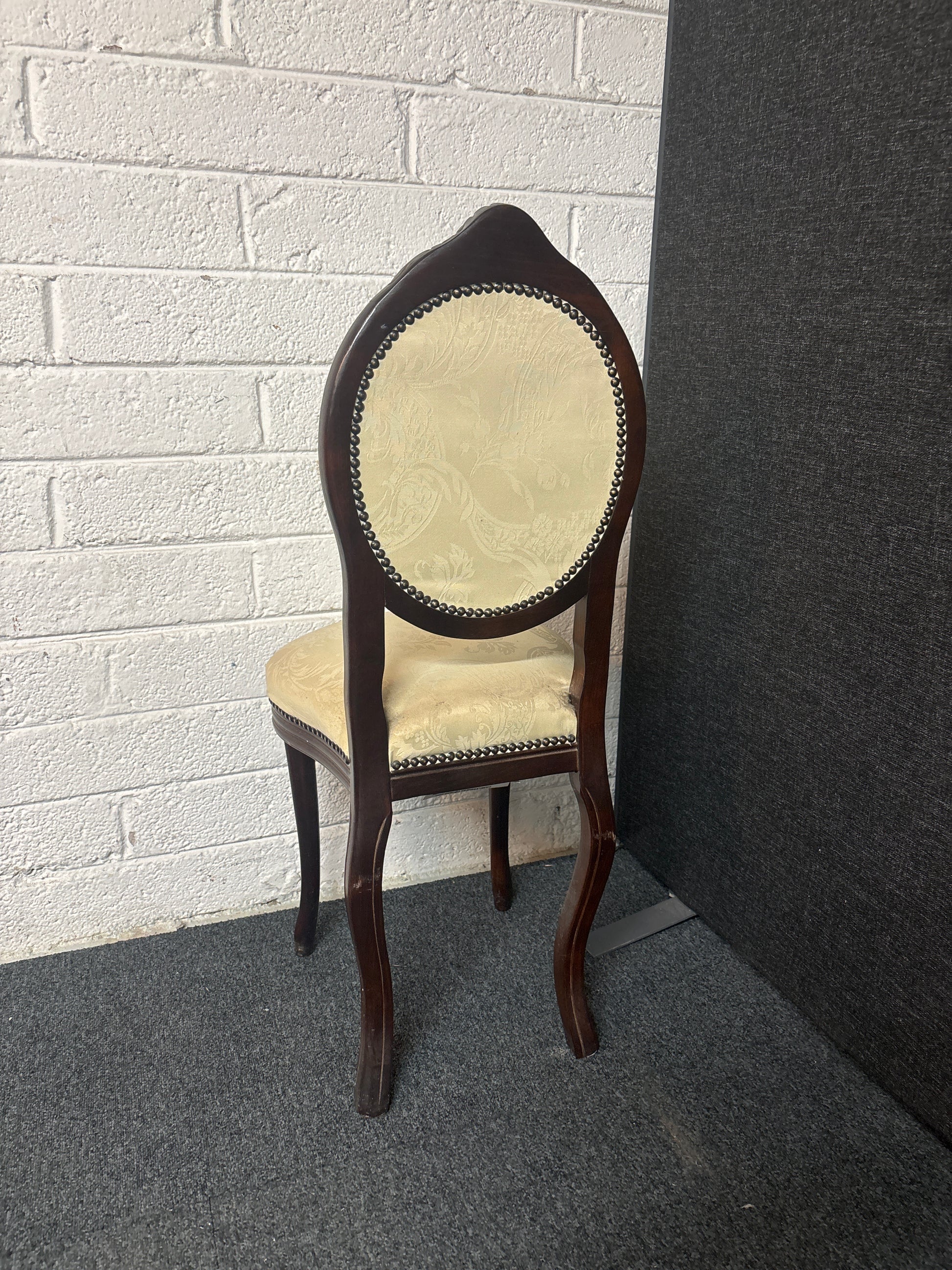 Italian limogue dining chair, button back cream fabric, mahogany frame 3225