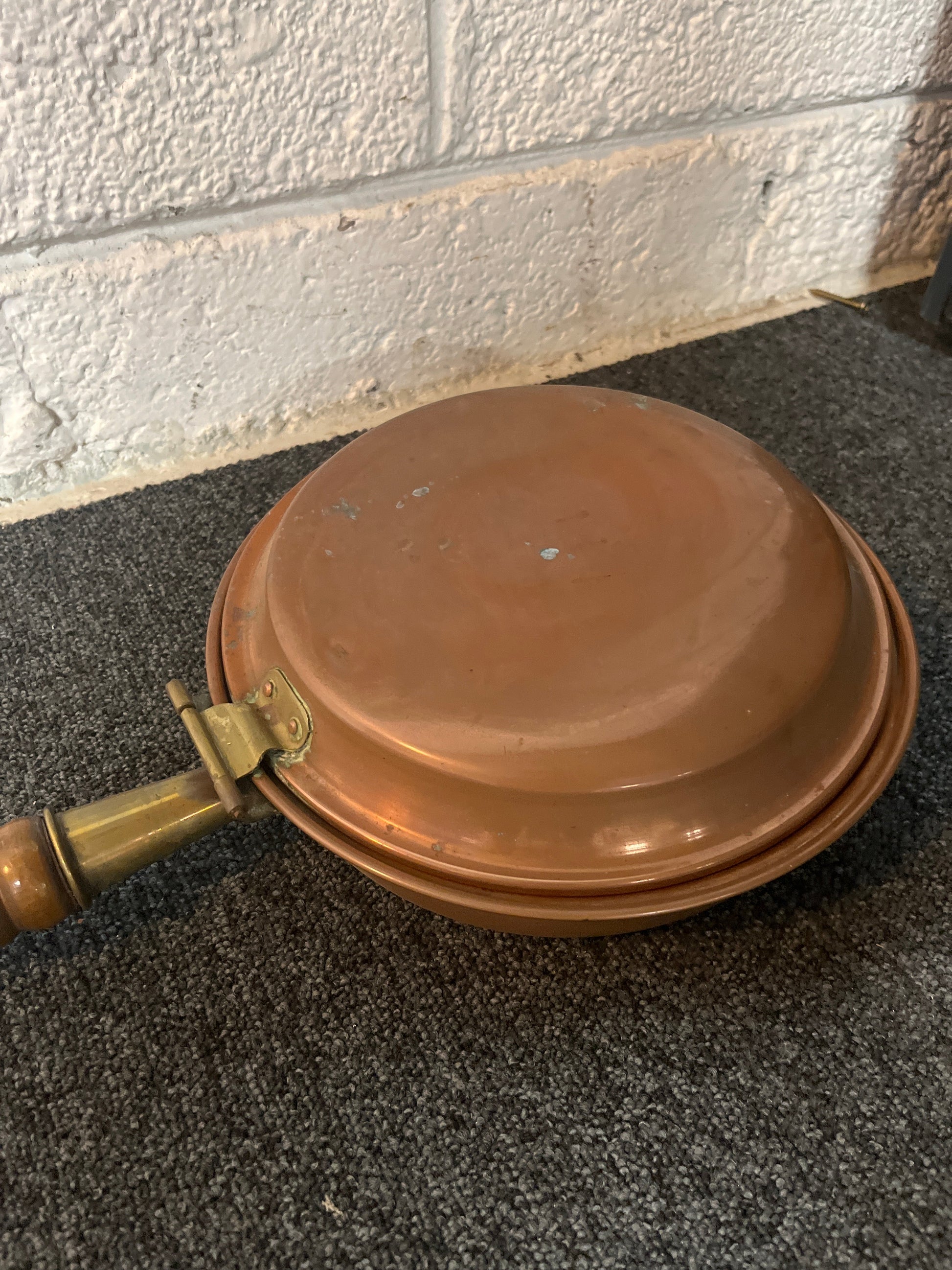 Antique brass bed warmer 2225