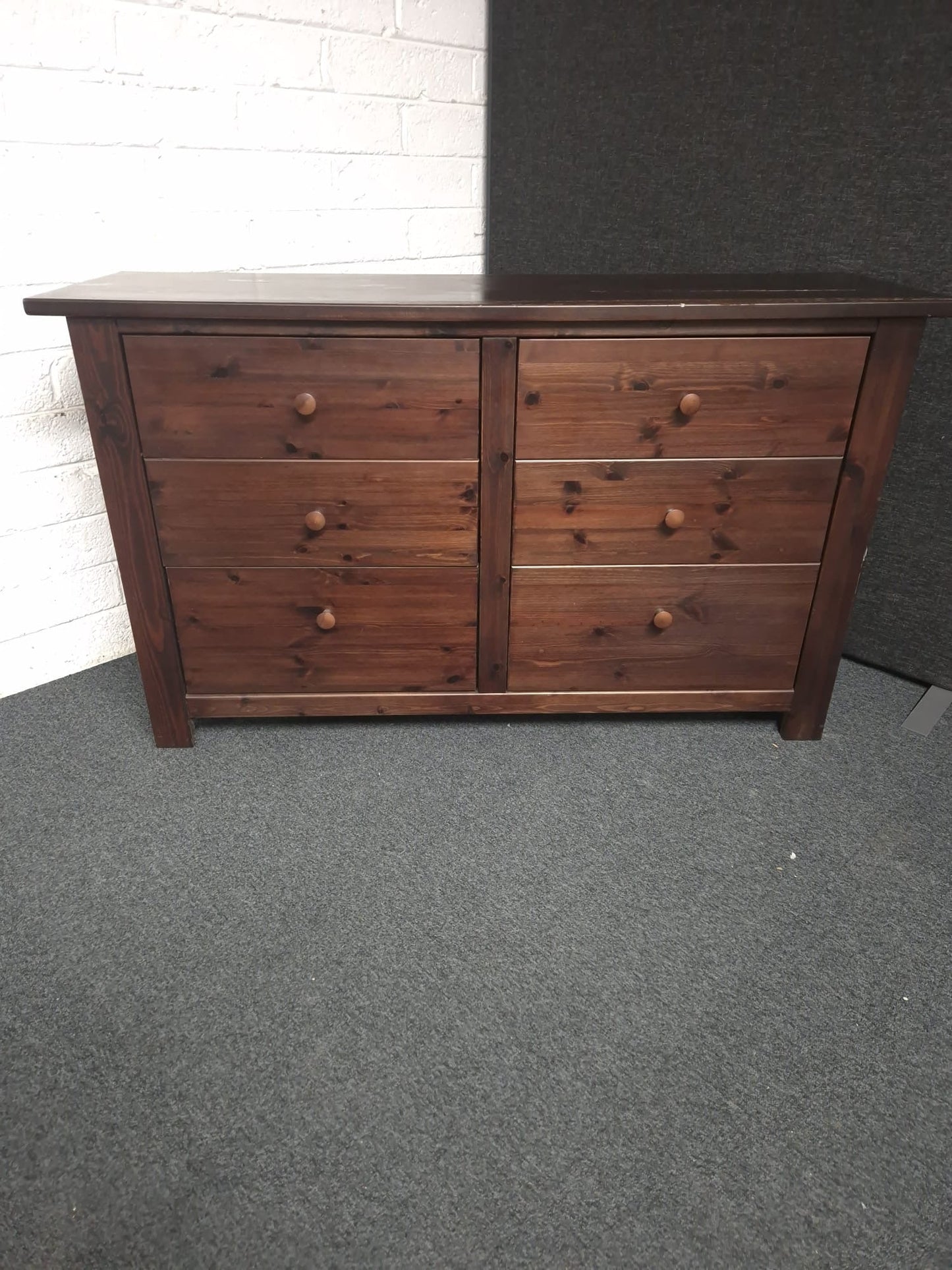 Solid dark wood stained 6 drawer sideboard (H 840 x W 1450 x D 450 mm) 1225