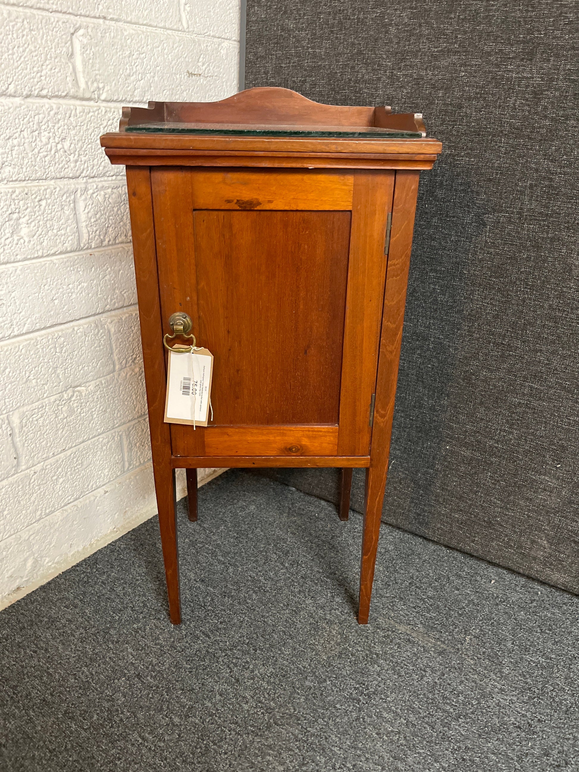Antique mahogany 1 door bedside locker with upstand and glass top 1225