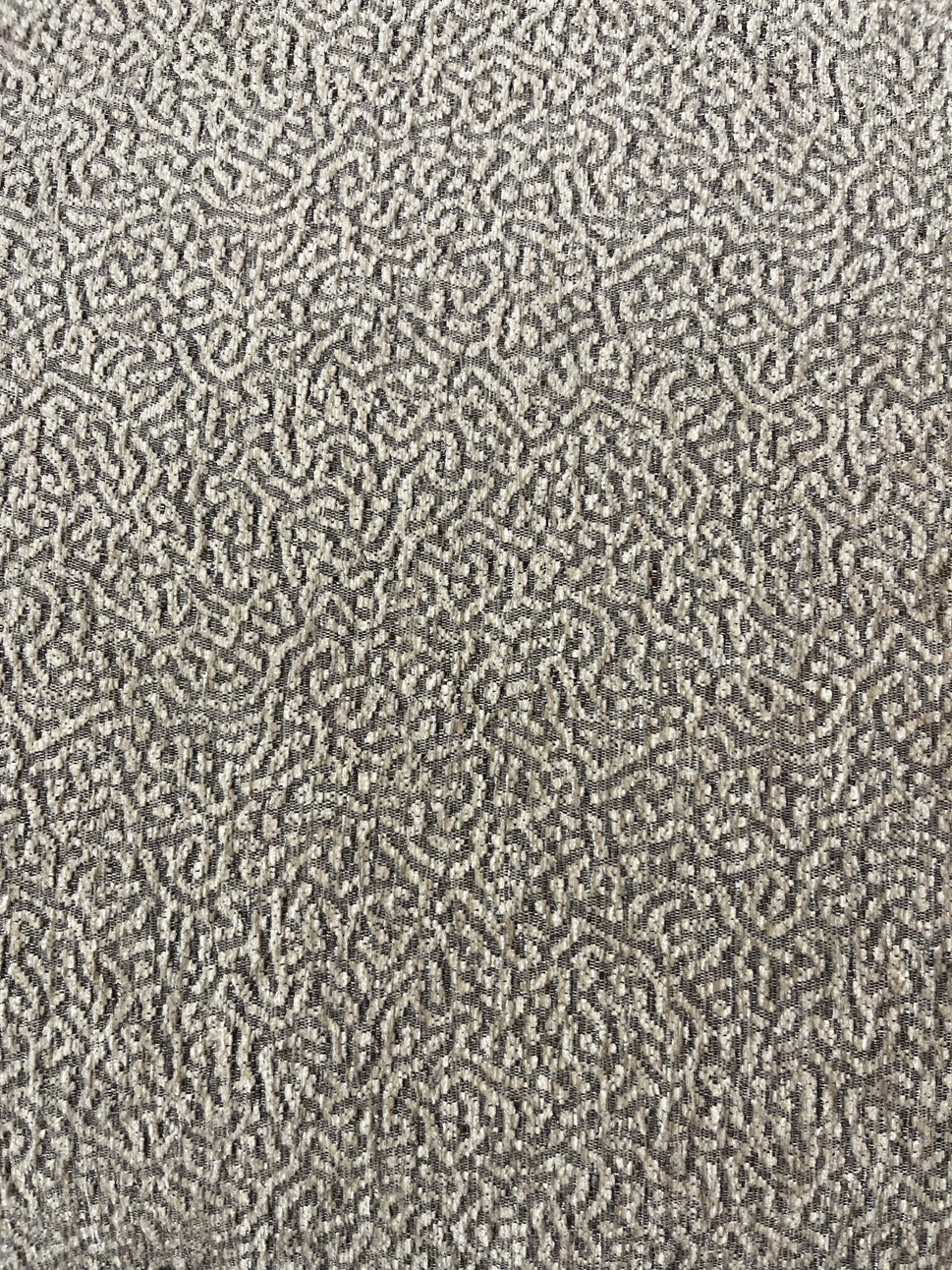 Large right hand light cream fabric corner sofa suite with matching armchair (Width 290 cm, depth 170cm and 100 cm) 1126