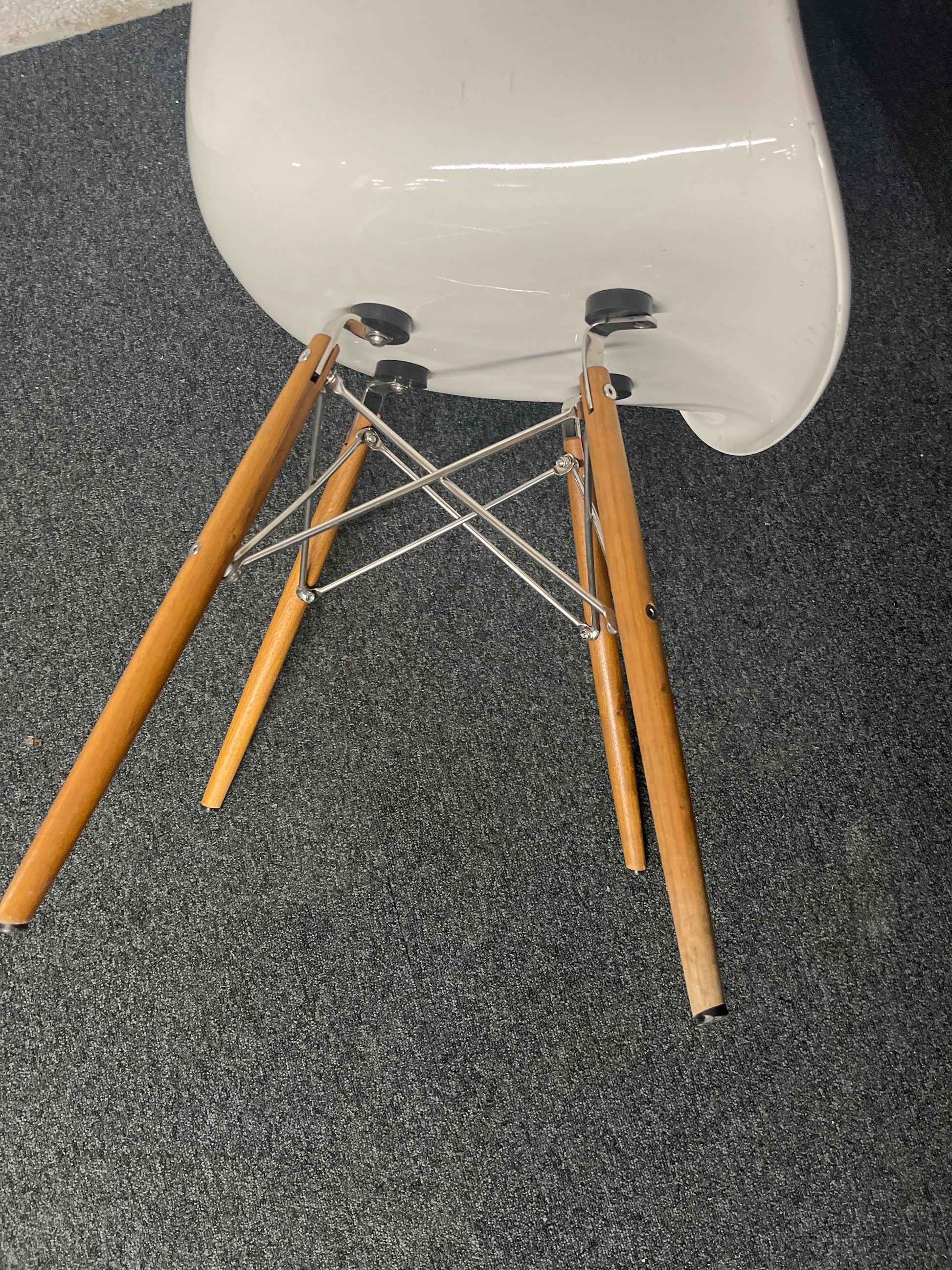 Eames style polycarbonate gloss white tulip club chair, solid wood leg frame. Qty 10 no. AVAILABLE 1225