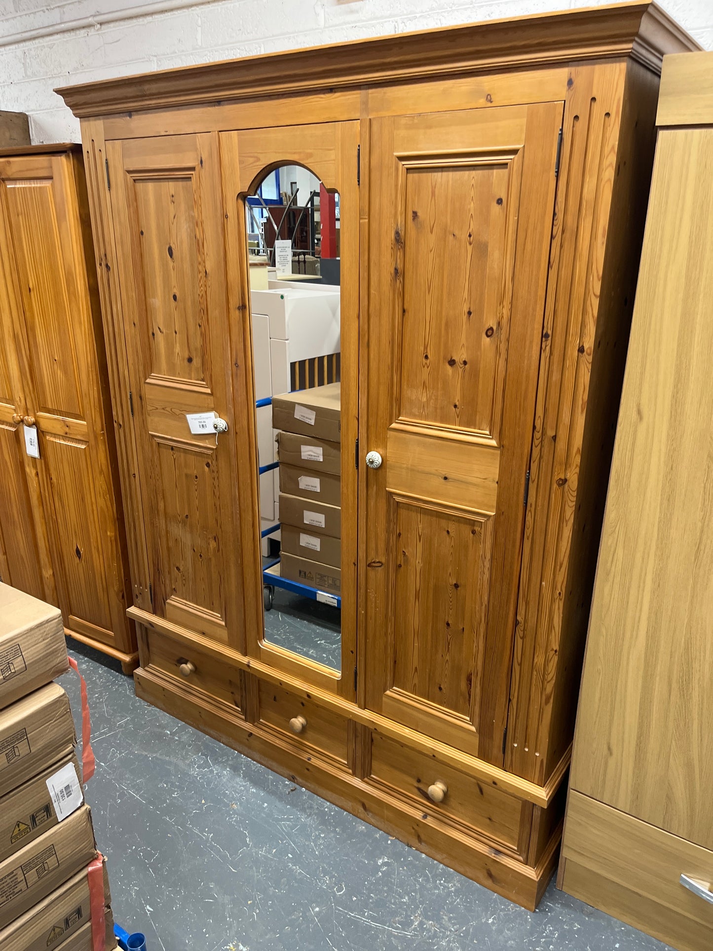 Large pine wardrobe with central mirror and three bottom drawers (H 193 x W 151 x D 57 cm)  44057