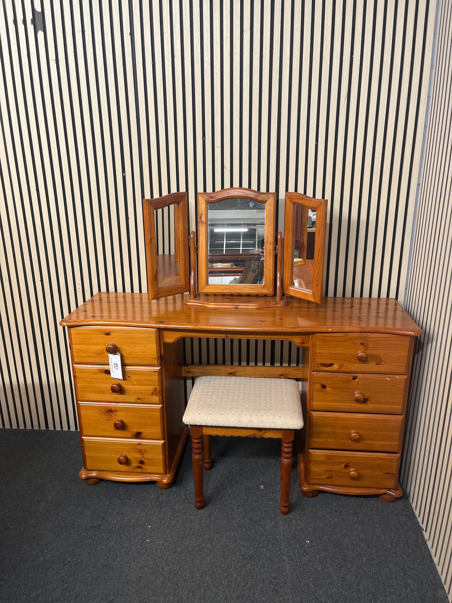 Natural pine 8 drawer bedroom dressing table with matching stool and mirror (H 130 x W 140 x D 43 cm) 43864
