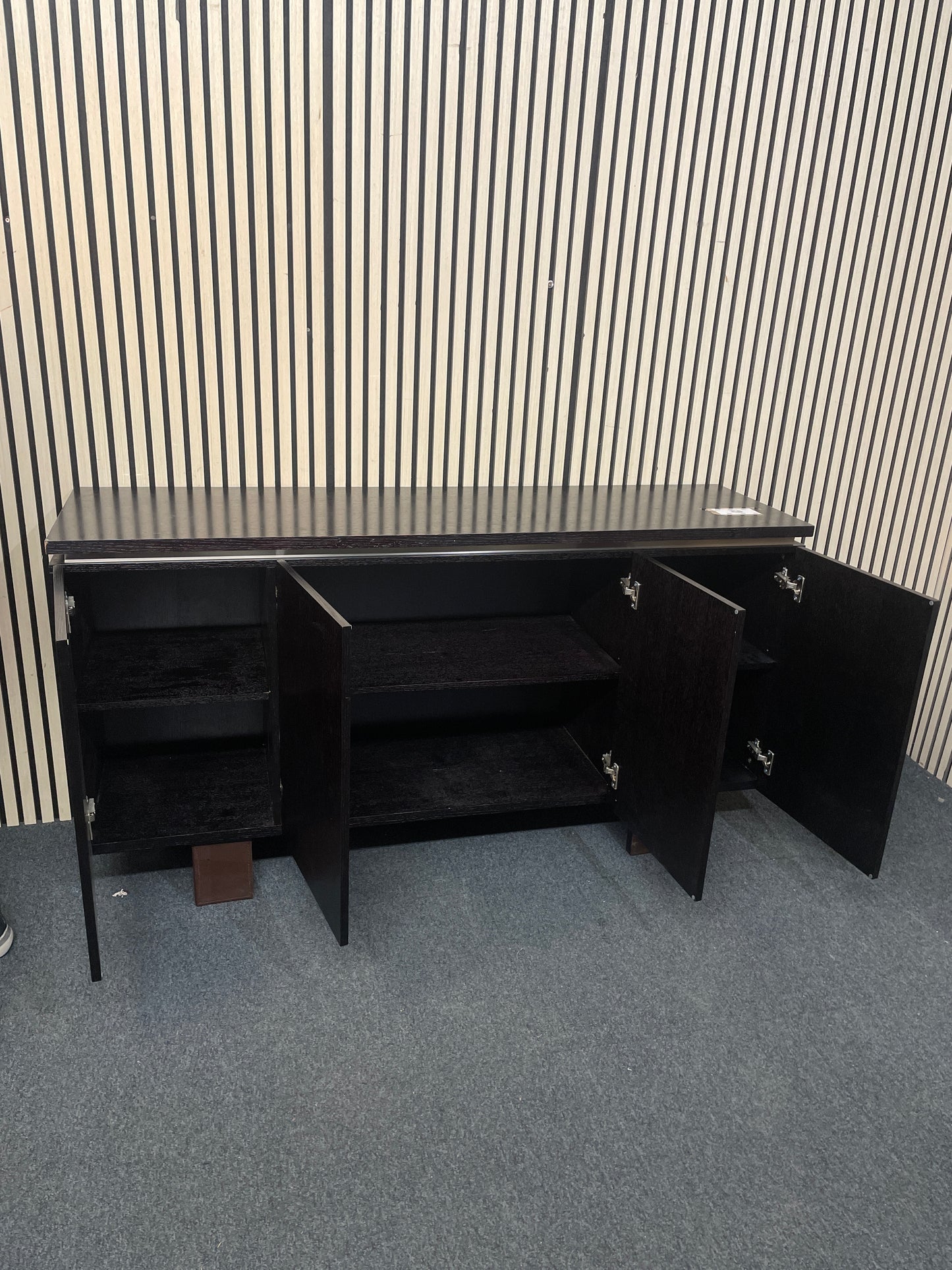 Large dark wood stained 4 door sideboard (H 87 x W 160 x D 45 cm) 3126