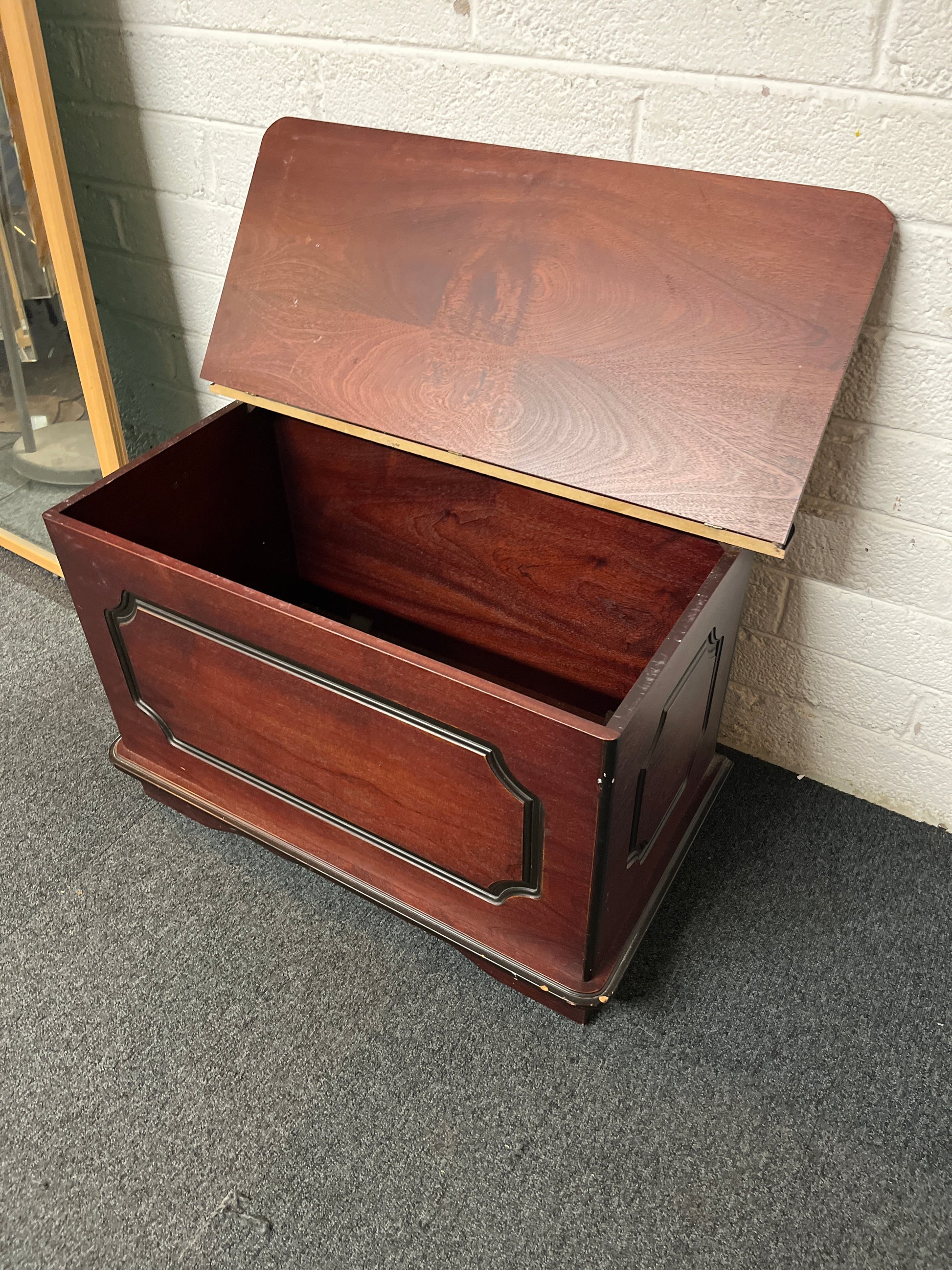 Mahogany top open blanket box 3225