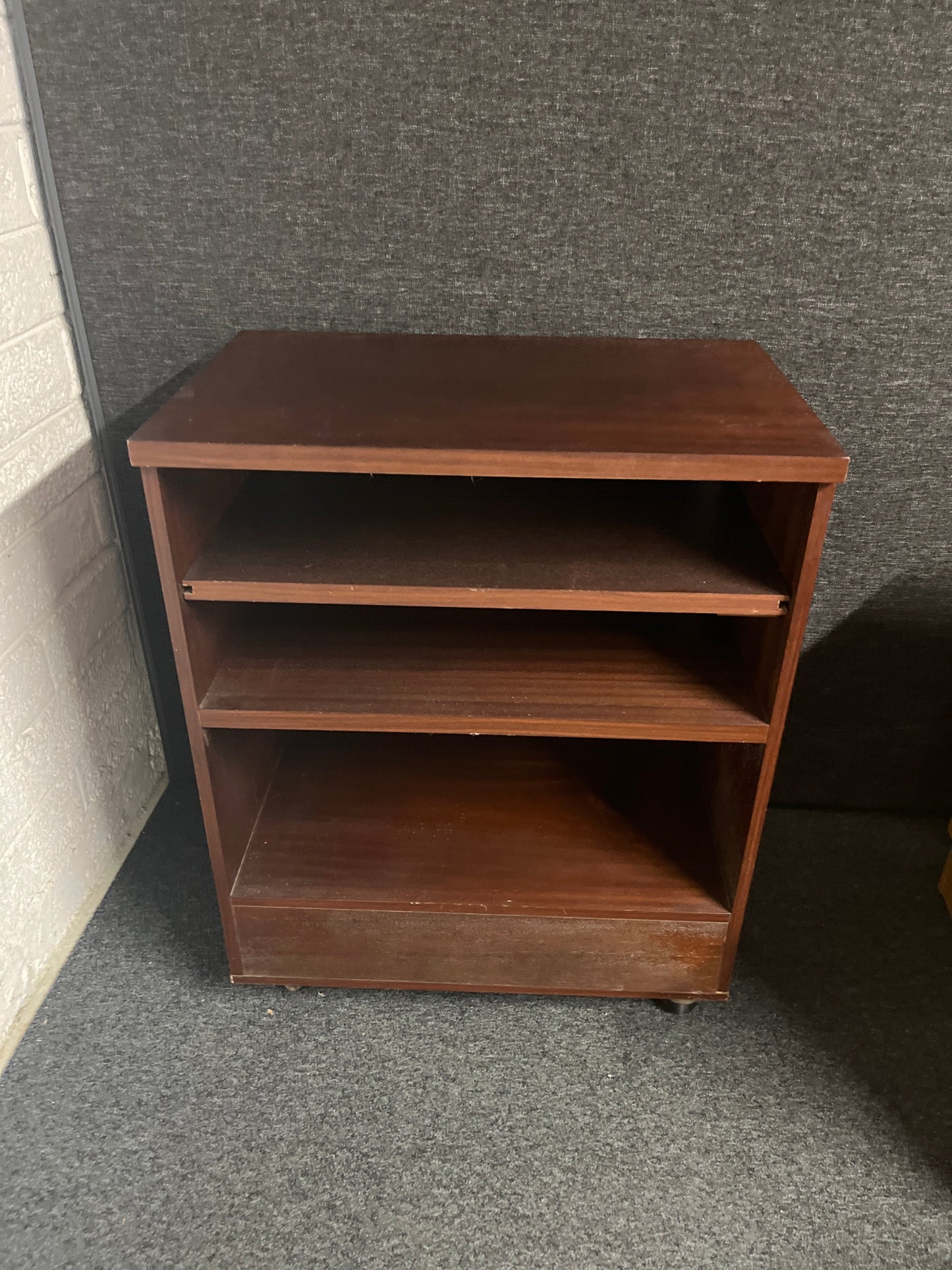 Rossmore mahogany tall 2 glass door TV unit on castors (H 830 x W 670 x D 430) 1225