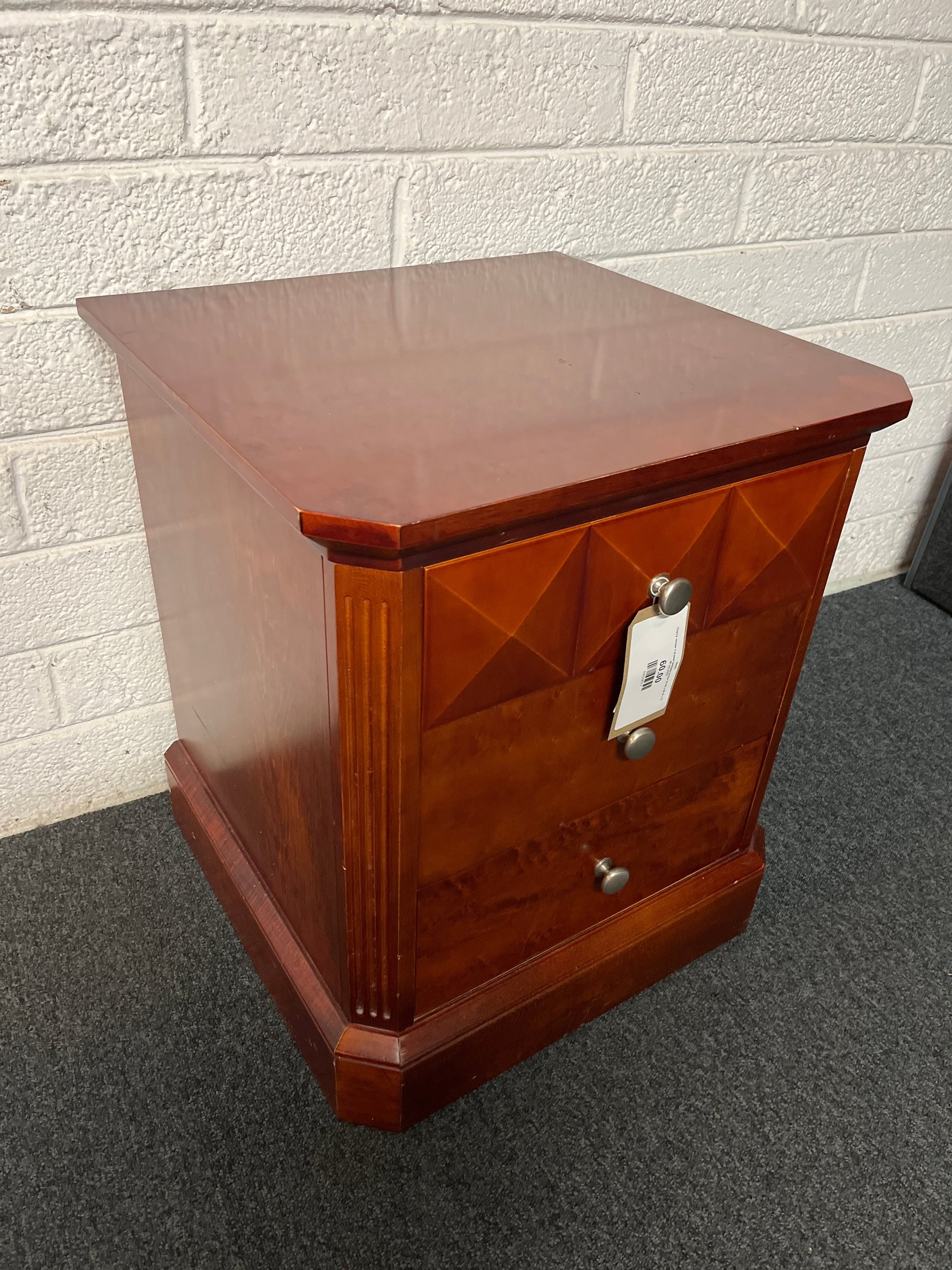 Cherry veneer 3 drawer bedside locker (H 60 x W 52 x D 50 cm) 2225