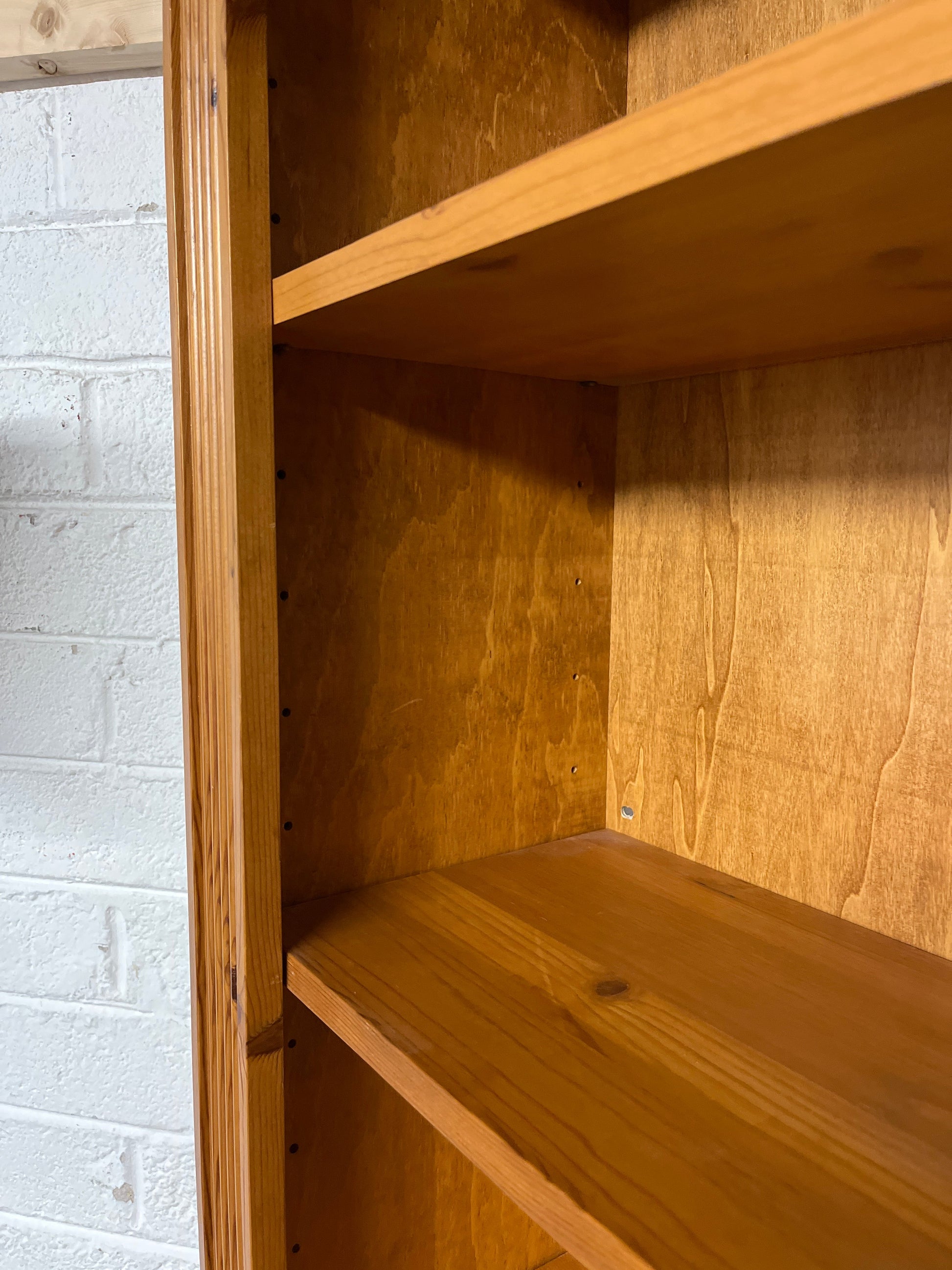 Tall solid pine ornate bookcases with shelves (H 2150 x W 1500 x D 330 mm) 1225