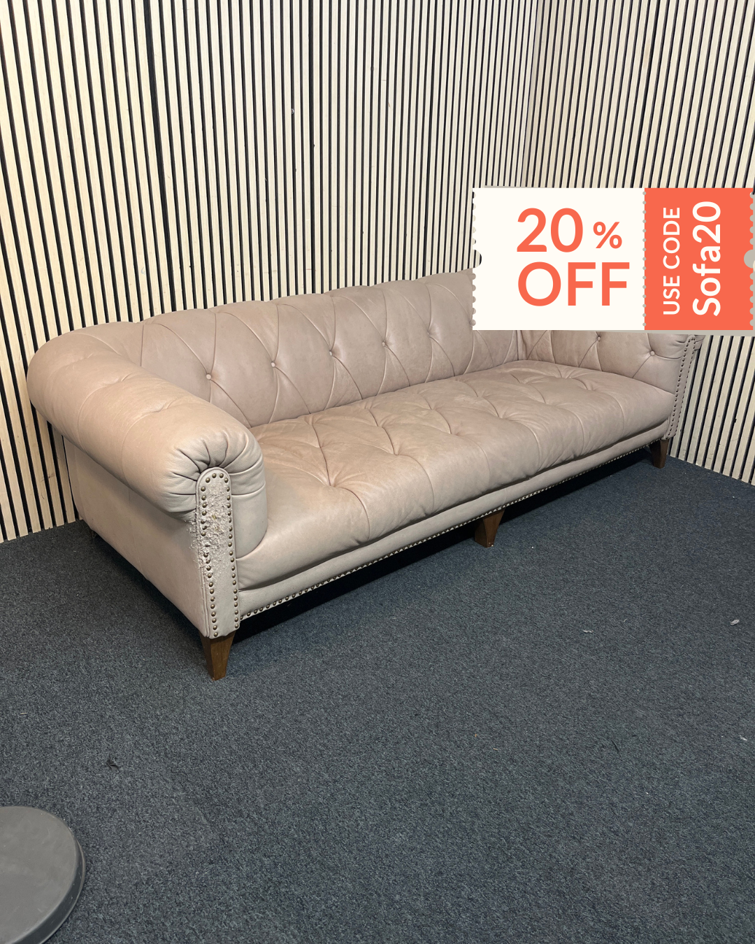 3 seater dark cream leather chesterfield sofa - button back, scratches to the side of the sofa, damaged springs 43739