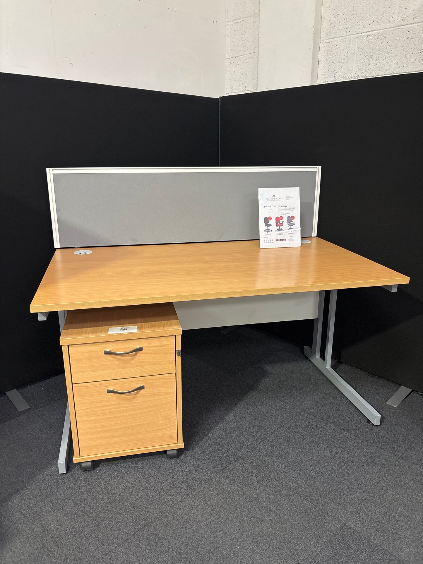 Ex Demo 1400*800 beech straight cantilever desk