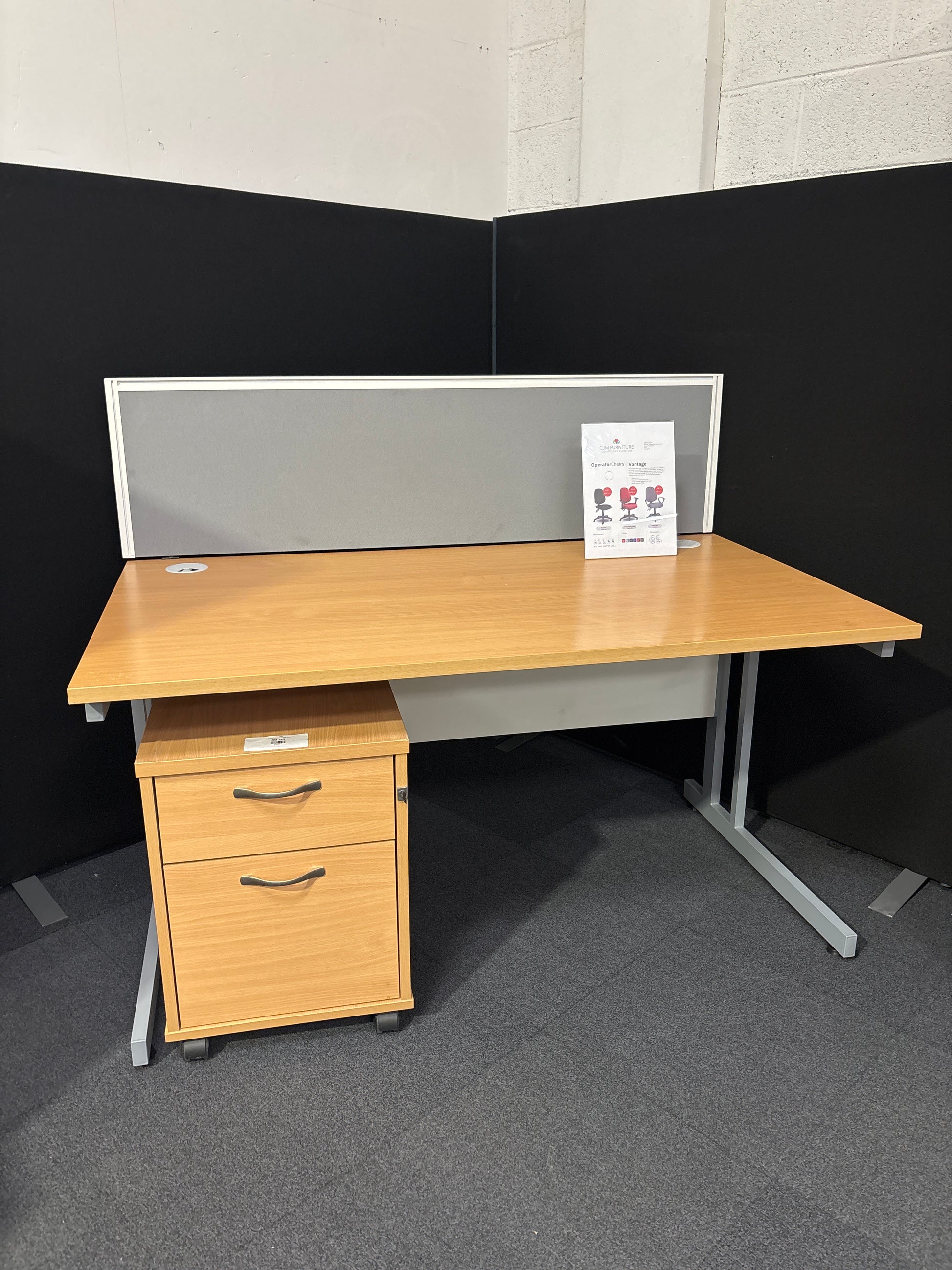 Ex Demo 1400*800 beech straight cantilever desk