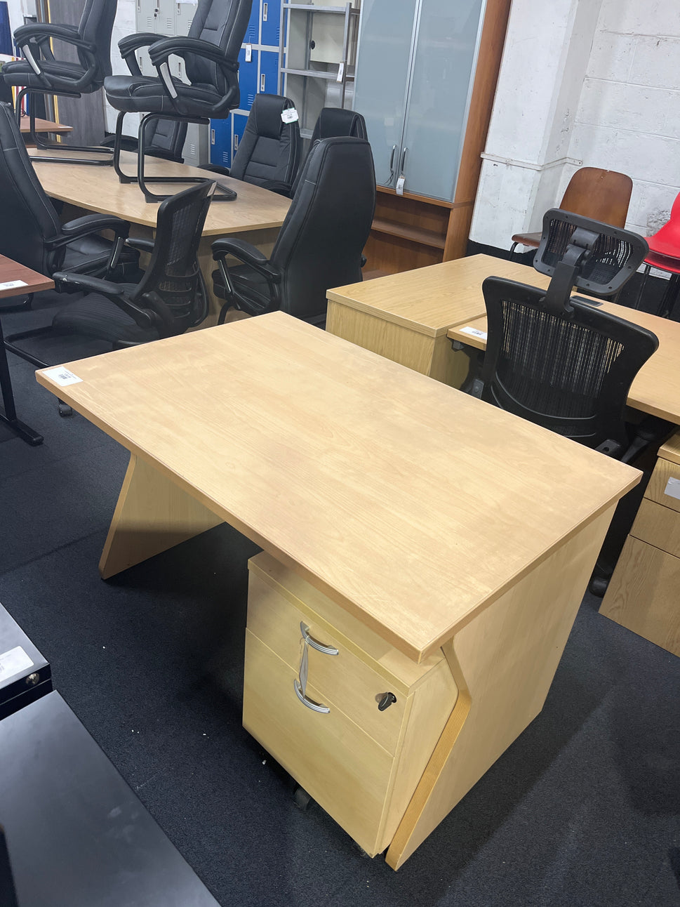 SECONDHAND 1200L maple straight desk