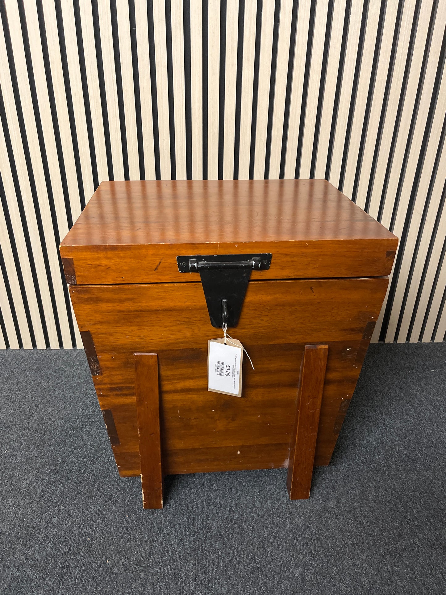 Solid wood stained top open trunk with ornate detail 59Hx50Wx40D 3325