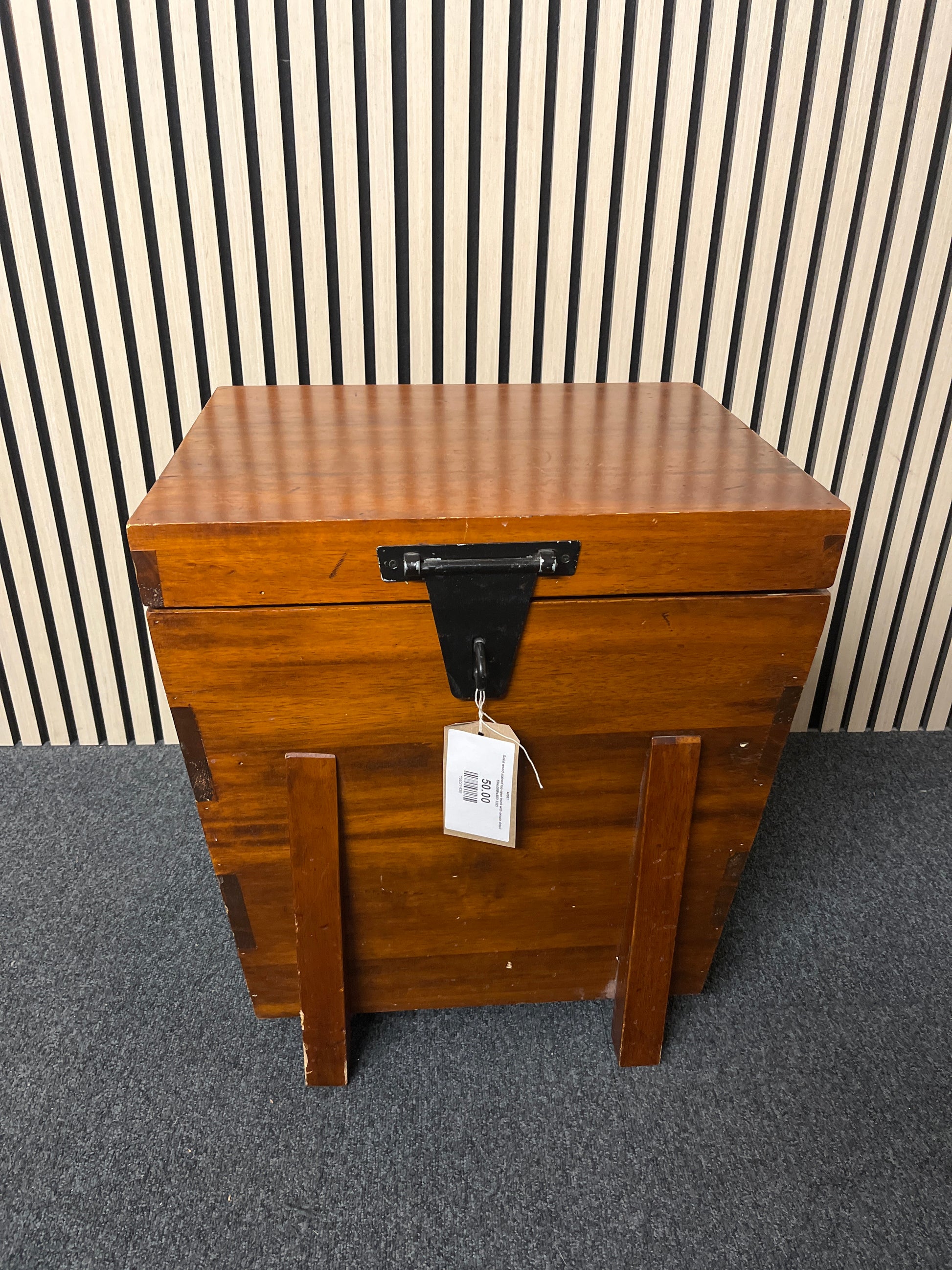 Solid wood stained top open trunk with ornate detail 59Hx50Wx40D 3325