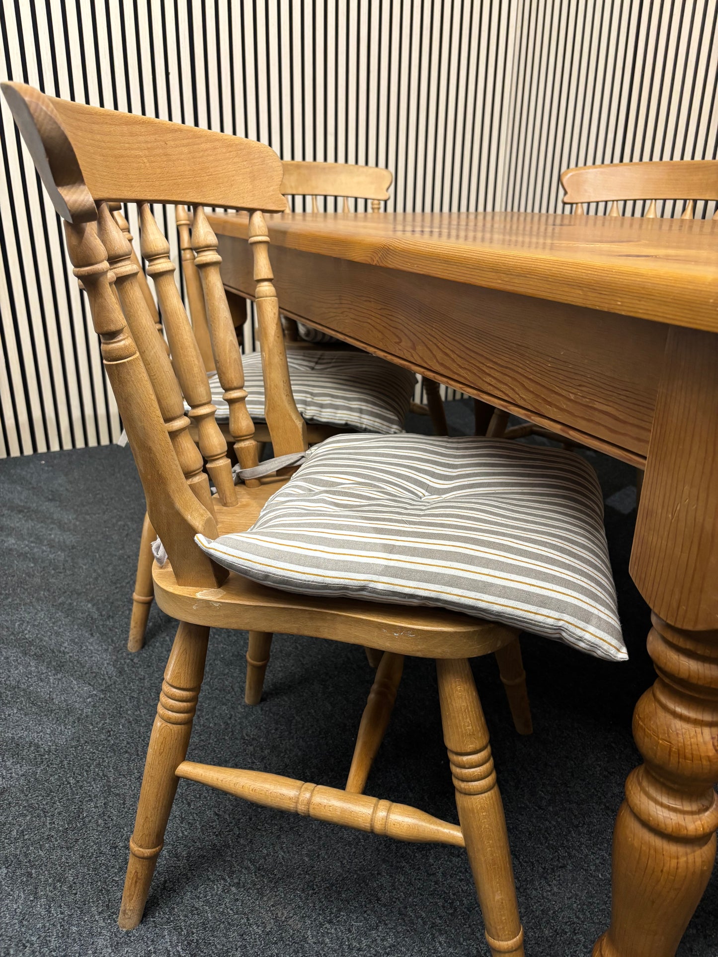 Solid farmhouse pine ractangular table with 4 no. matching chairs and 2 no. carvers