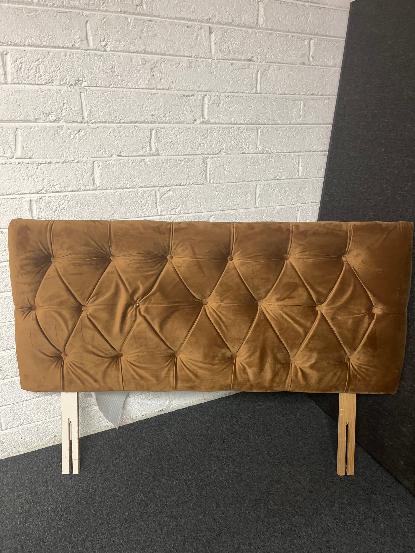 4ft 6 brown fabric button back headboard 2225